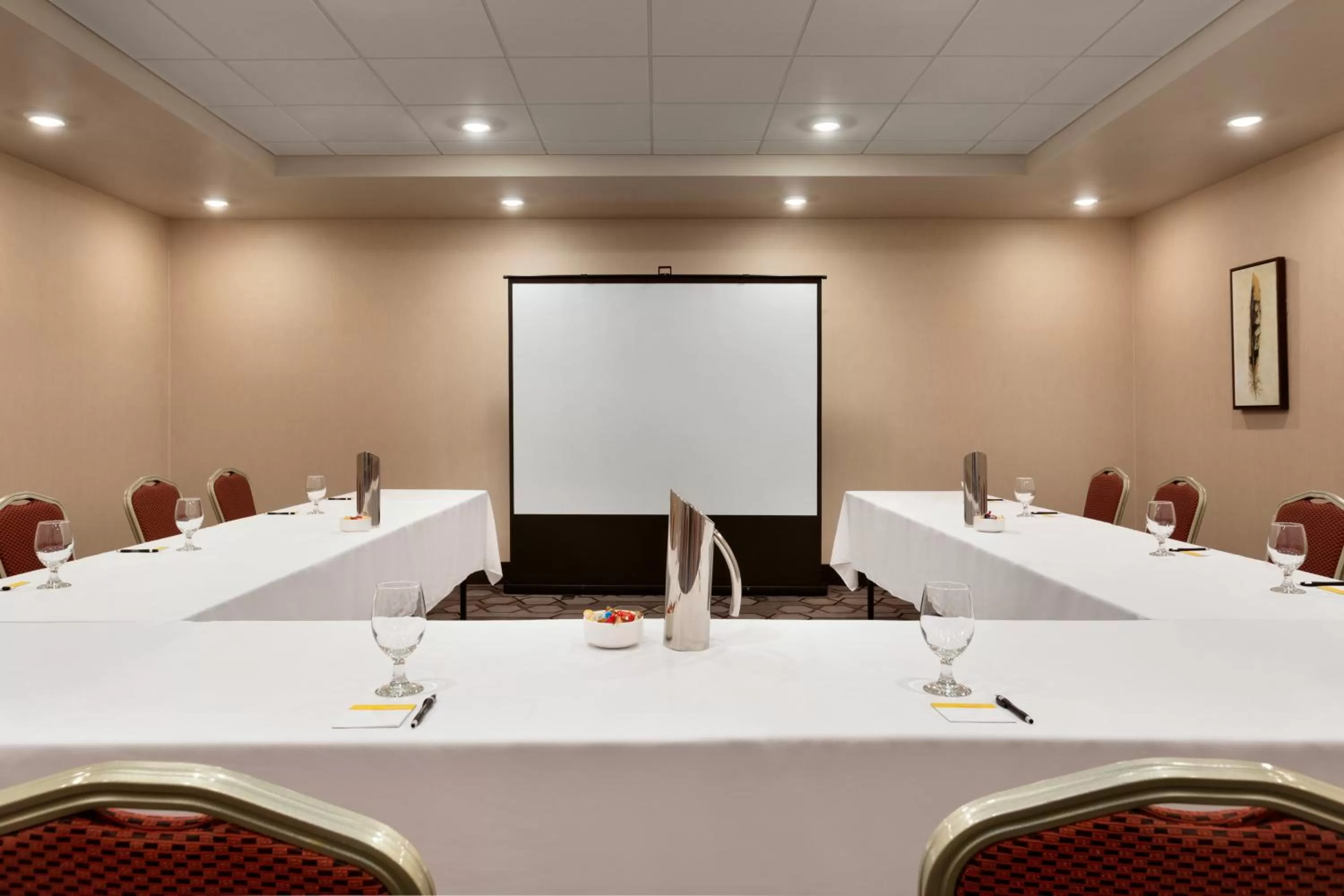 Meeting/conference room in Ramada by Wyndham St Paul AB