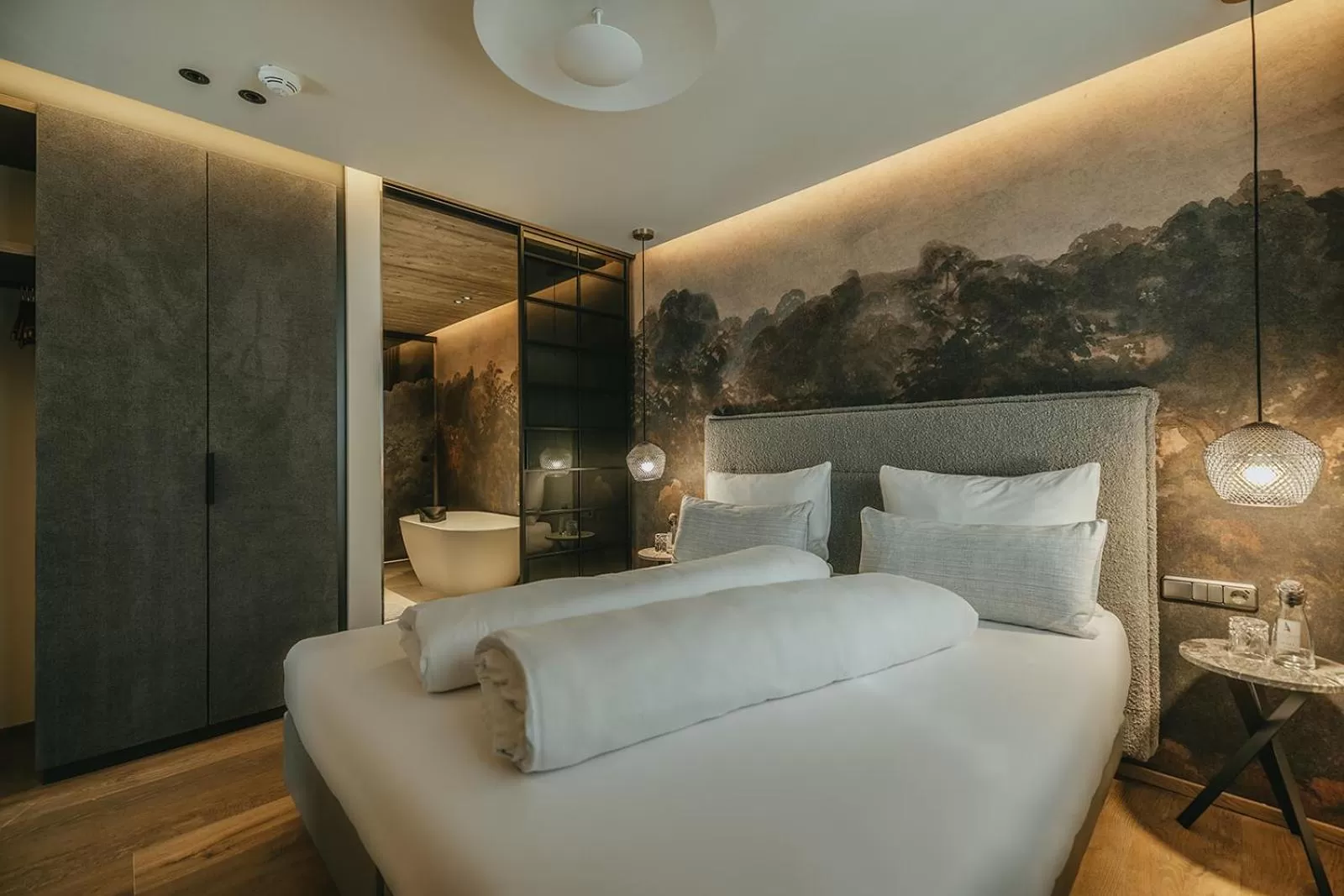 Bed in The Black Eagle Luxury Appartements