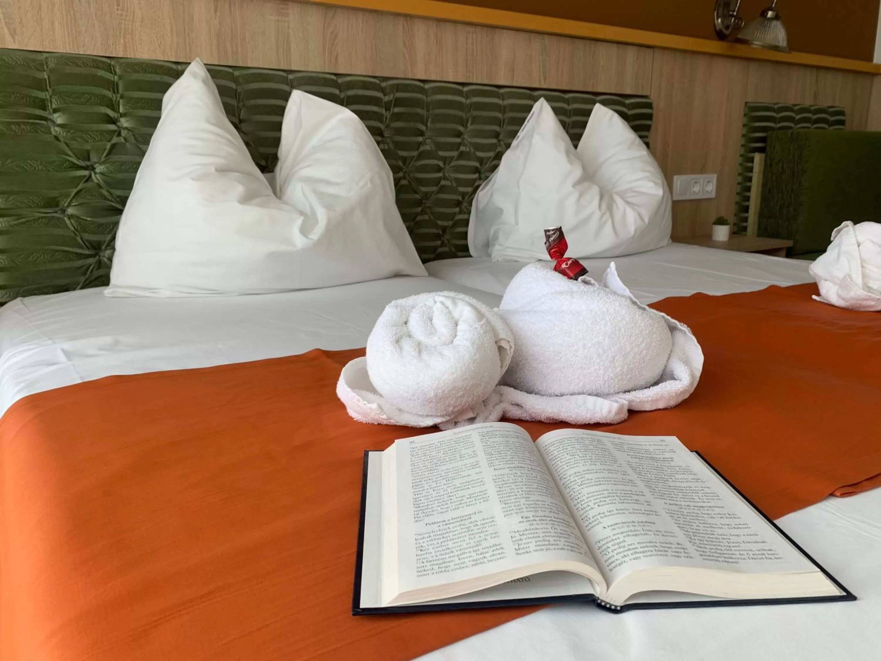 Bed in Várfal Wellness Panzió