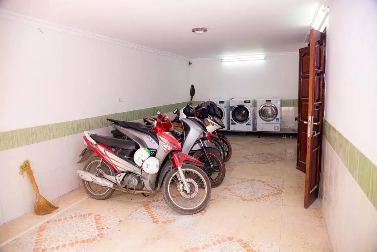 Parking in Eden Westlake Hotel