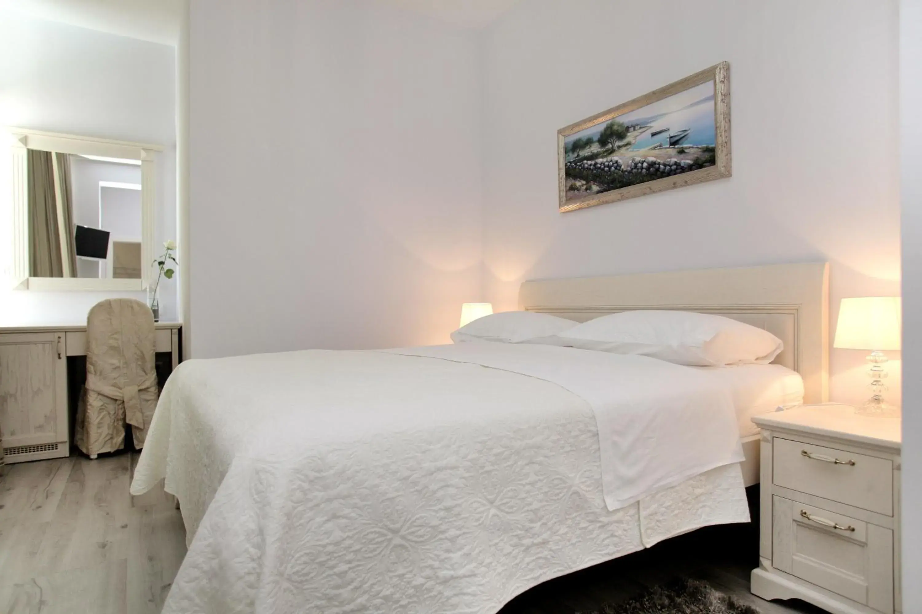 Double Room with Balcony in Hotel Bellevue Trogir Double Room with Balcony in Hotel Bellevue Trogir