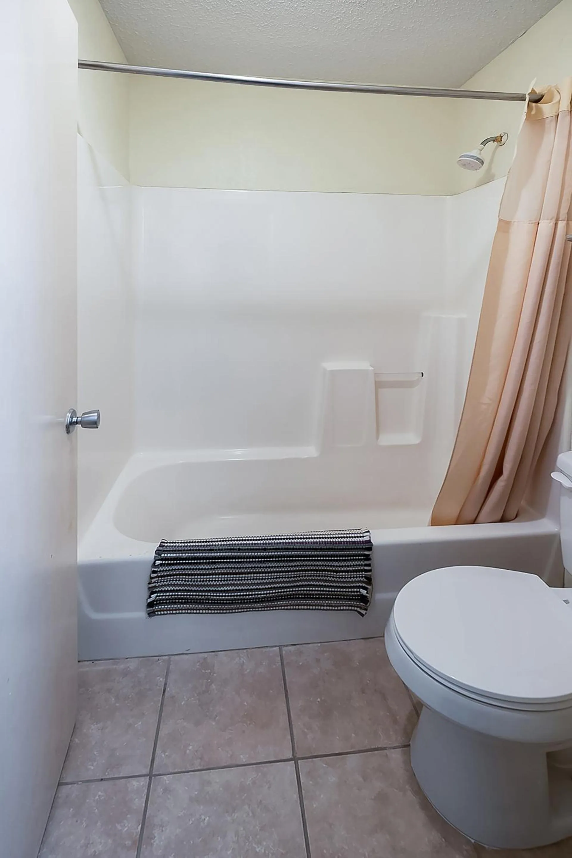 Bathroom in OYO Hotel Manning SC