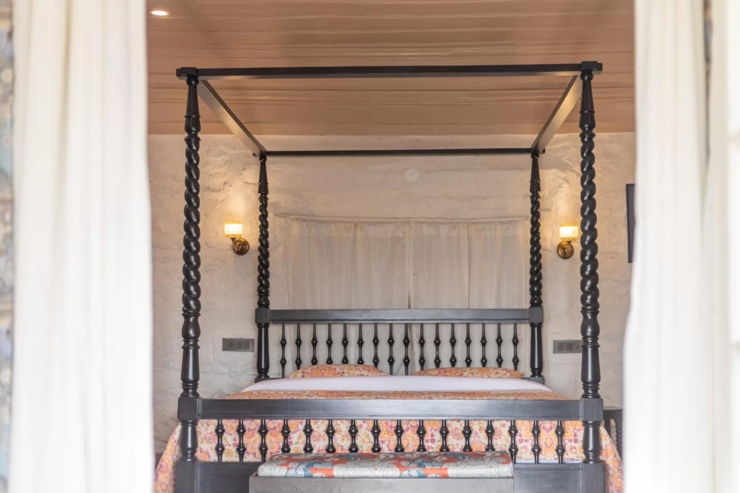 Bed in Seclude Shimla, Taraview