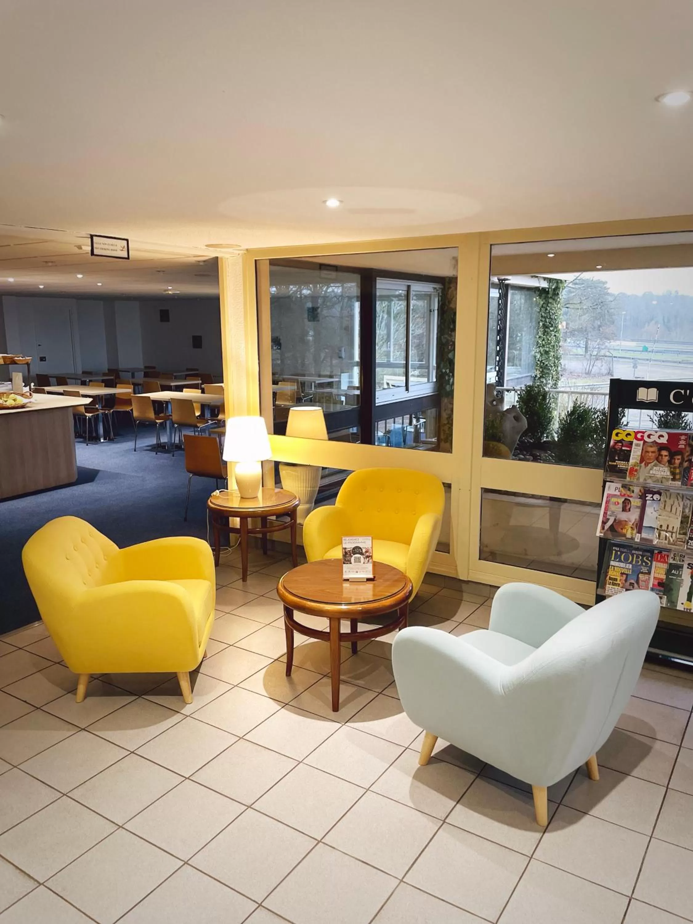 Lobby or reception in Kyriad Nemours