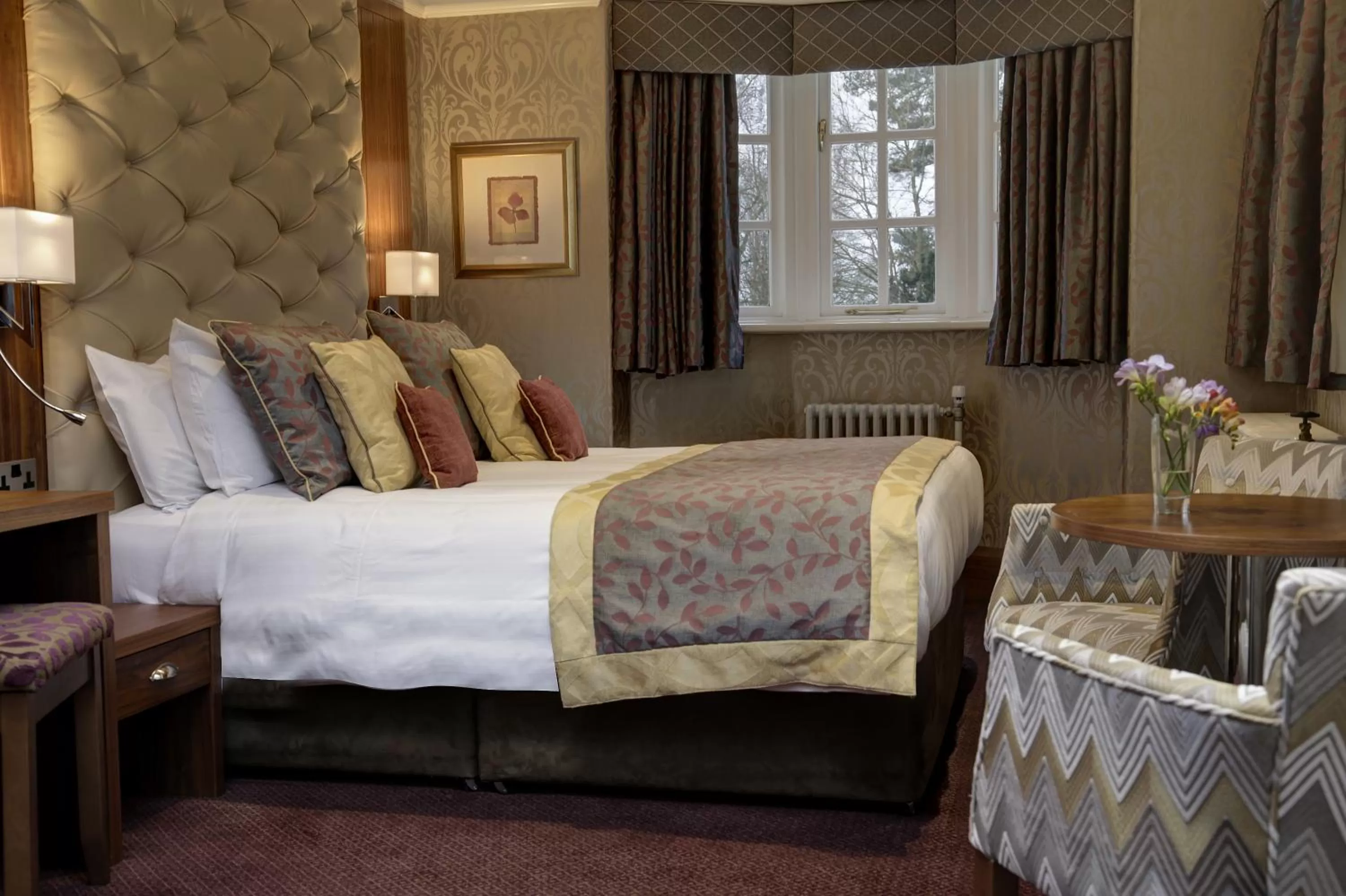 Bedroom, Bed in Mere Court Hotel