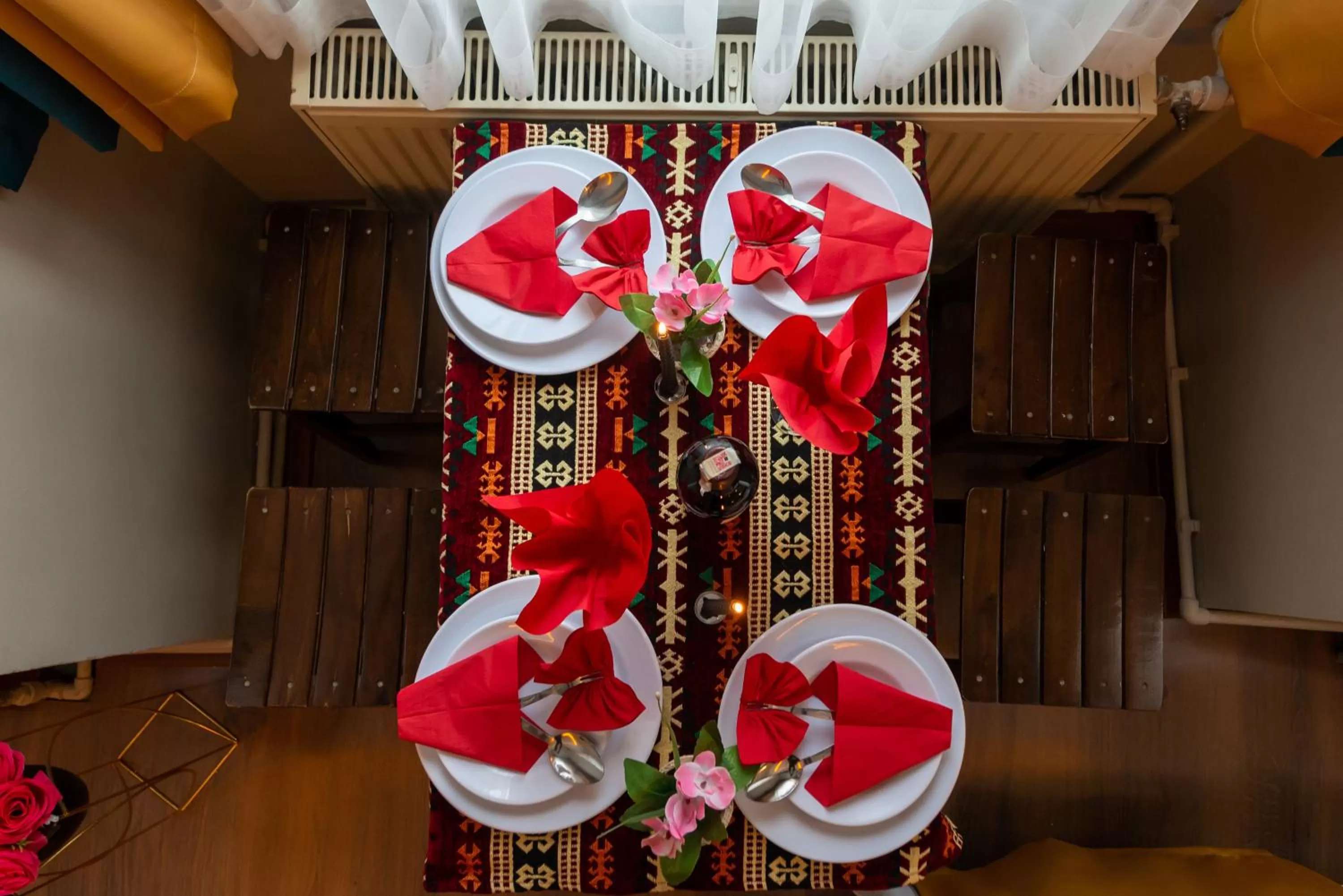 Food and drinks in Kadirga Studios