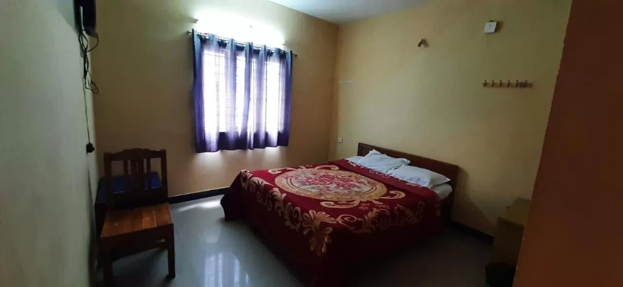 Bed in Le Grace Kodaikanal