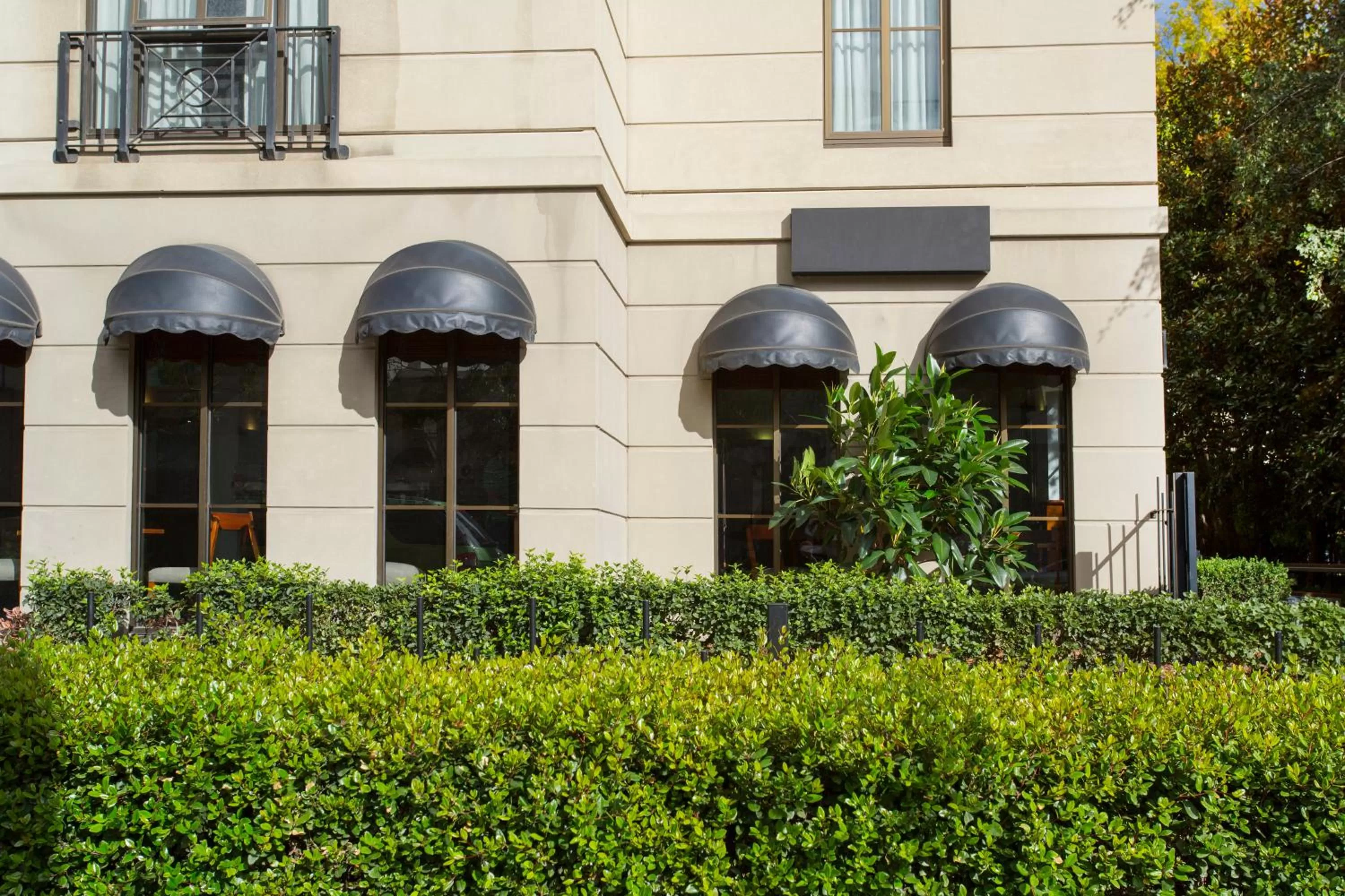 Property building in Mantra on Jolimont Melbourne