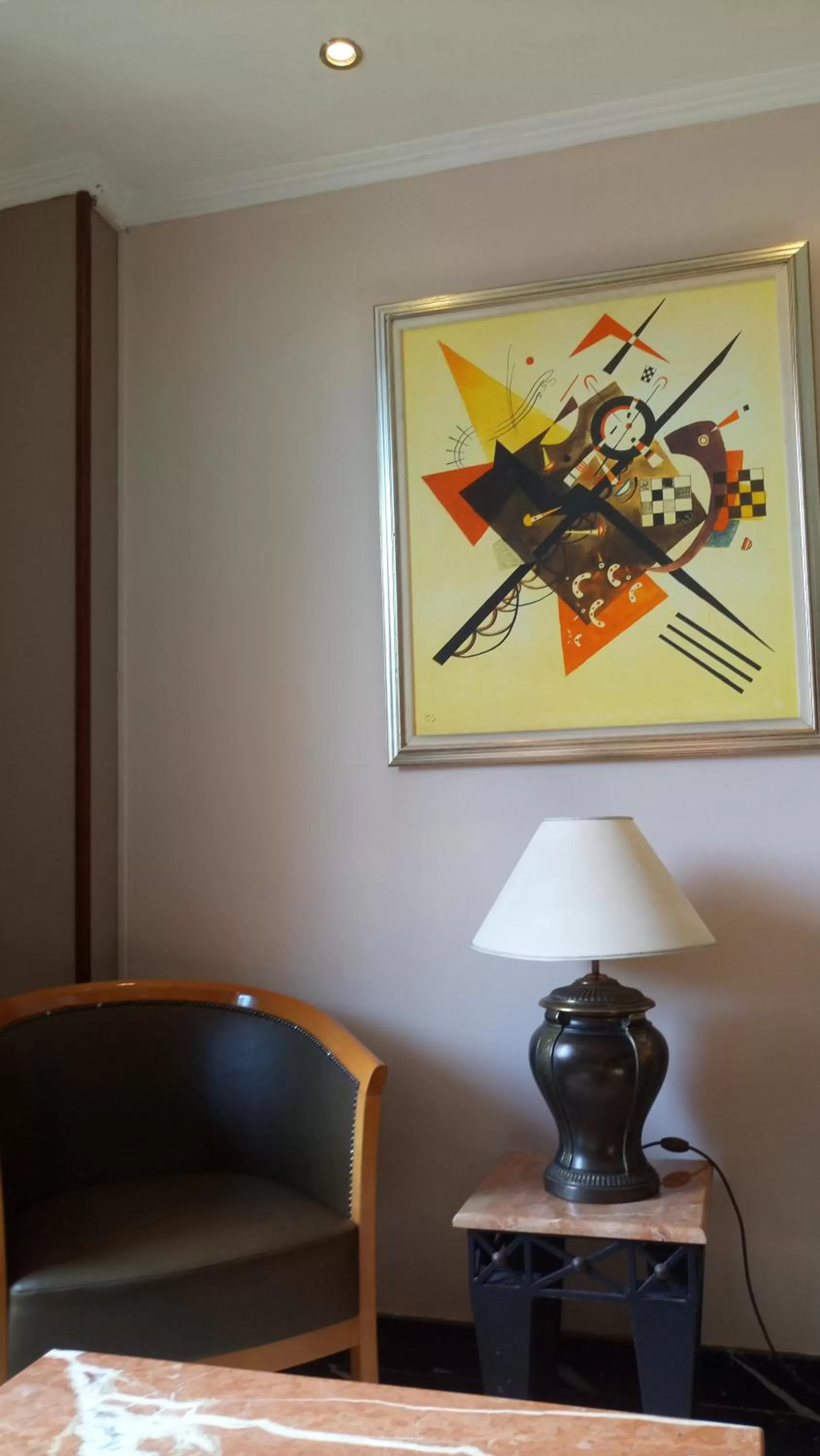 Communal lounge/ TV room in Castelli Hotel Nicosia