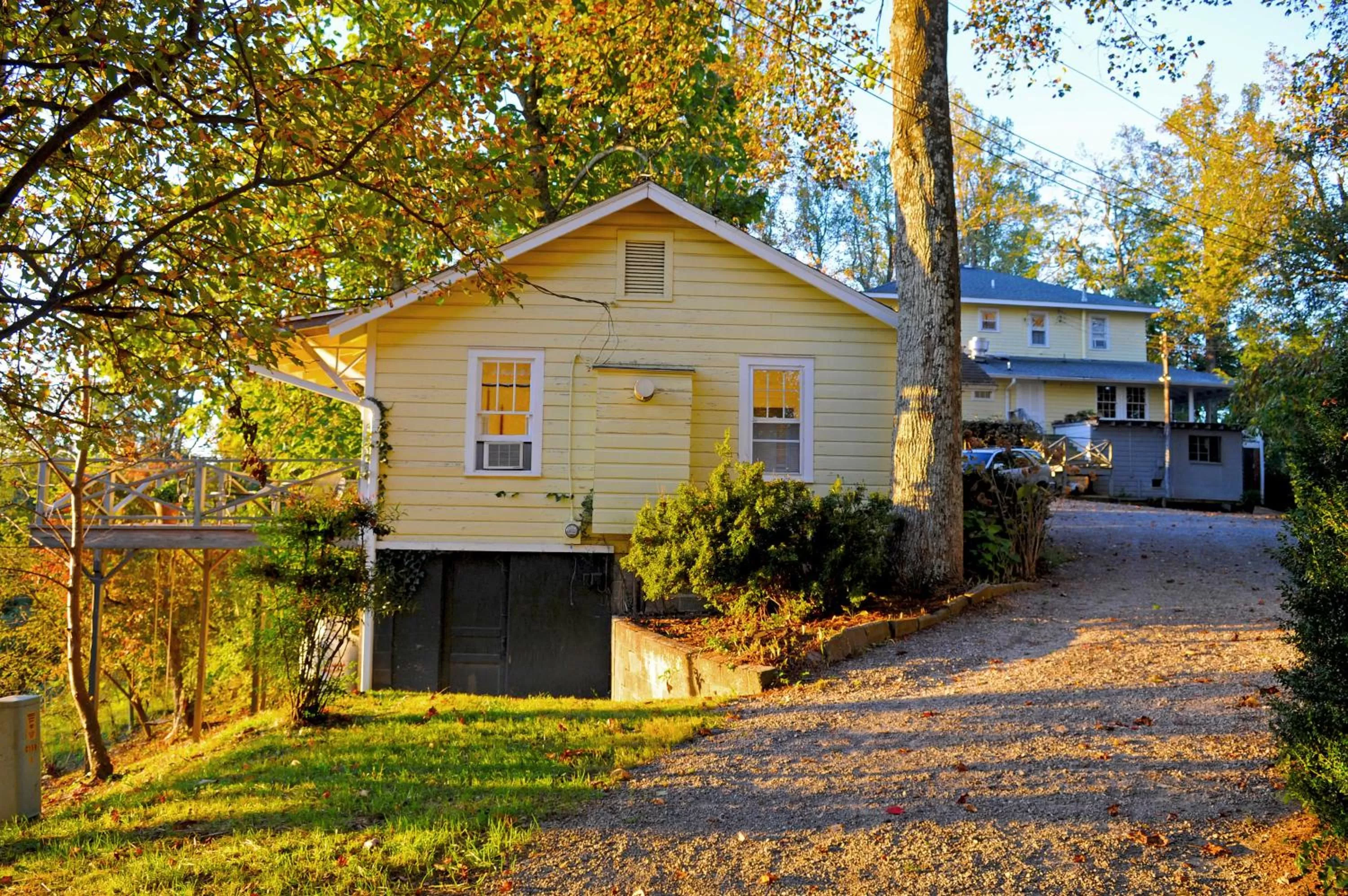 Property Building in Orchard Inn