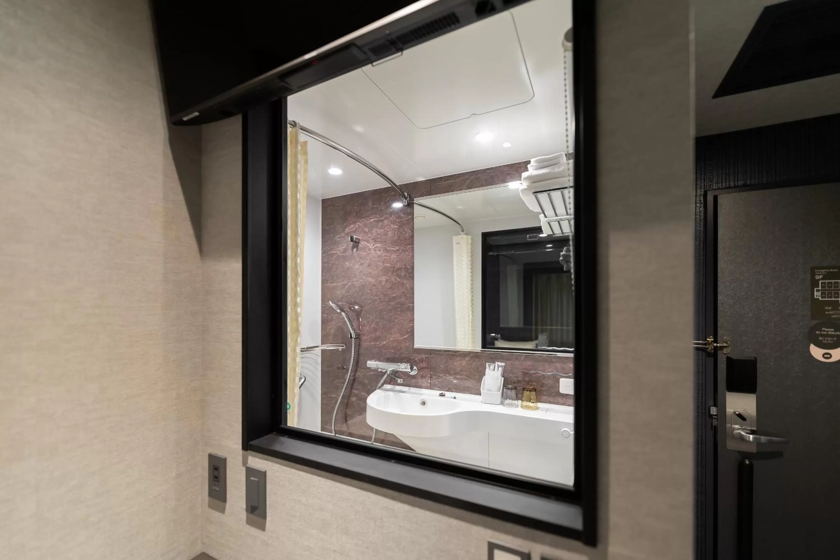 Shower in EN HOTEL Hakata