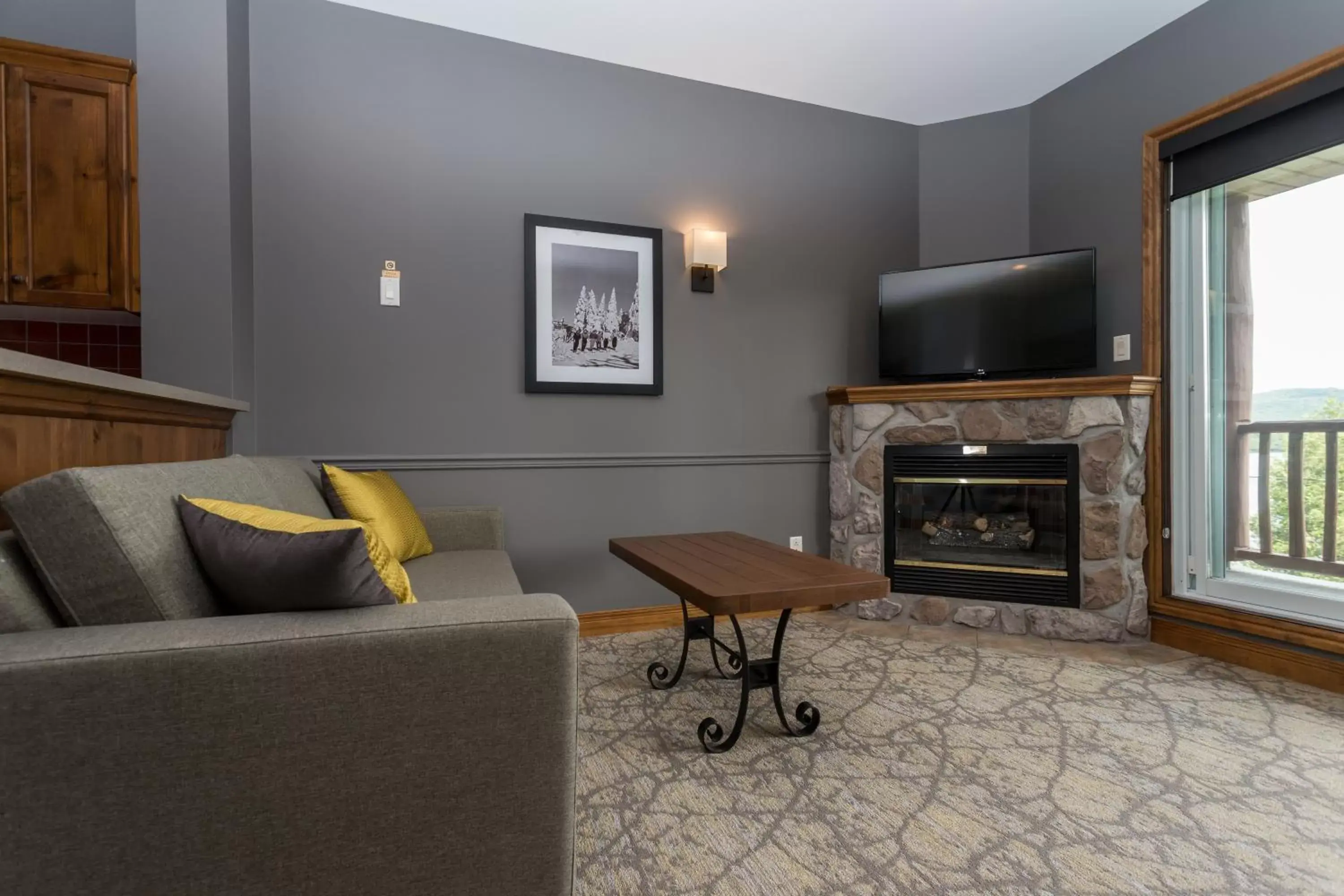 Lakelevel Suite (PET FRIENDLY) in Le Grand Lodge Mont Tremblant Lakelevel Suite (PET FRIENDLY) in Le Grand Lodge Mont Tremblant