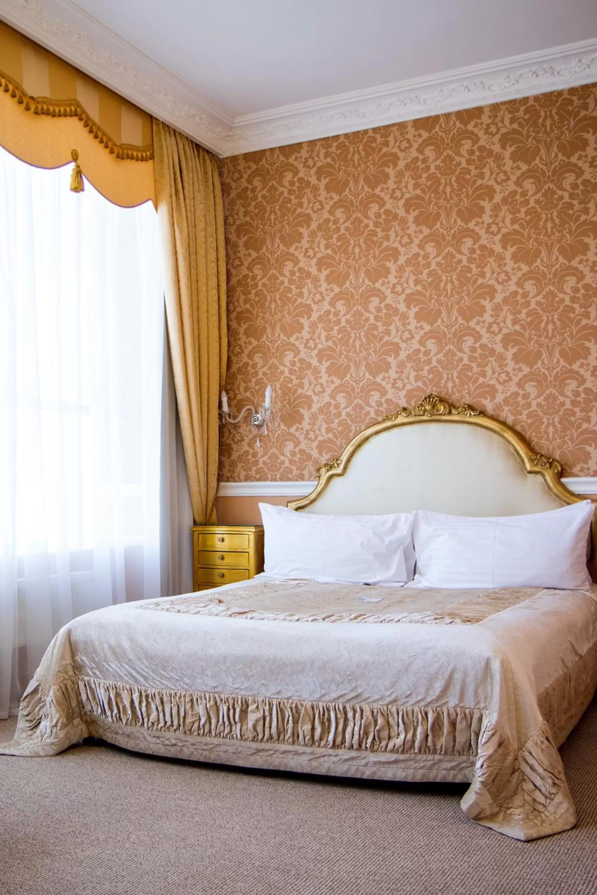 Bed in Boutique Spa Casino Hotel Lybid Plaza