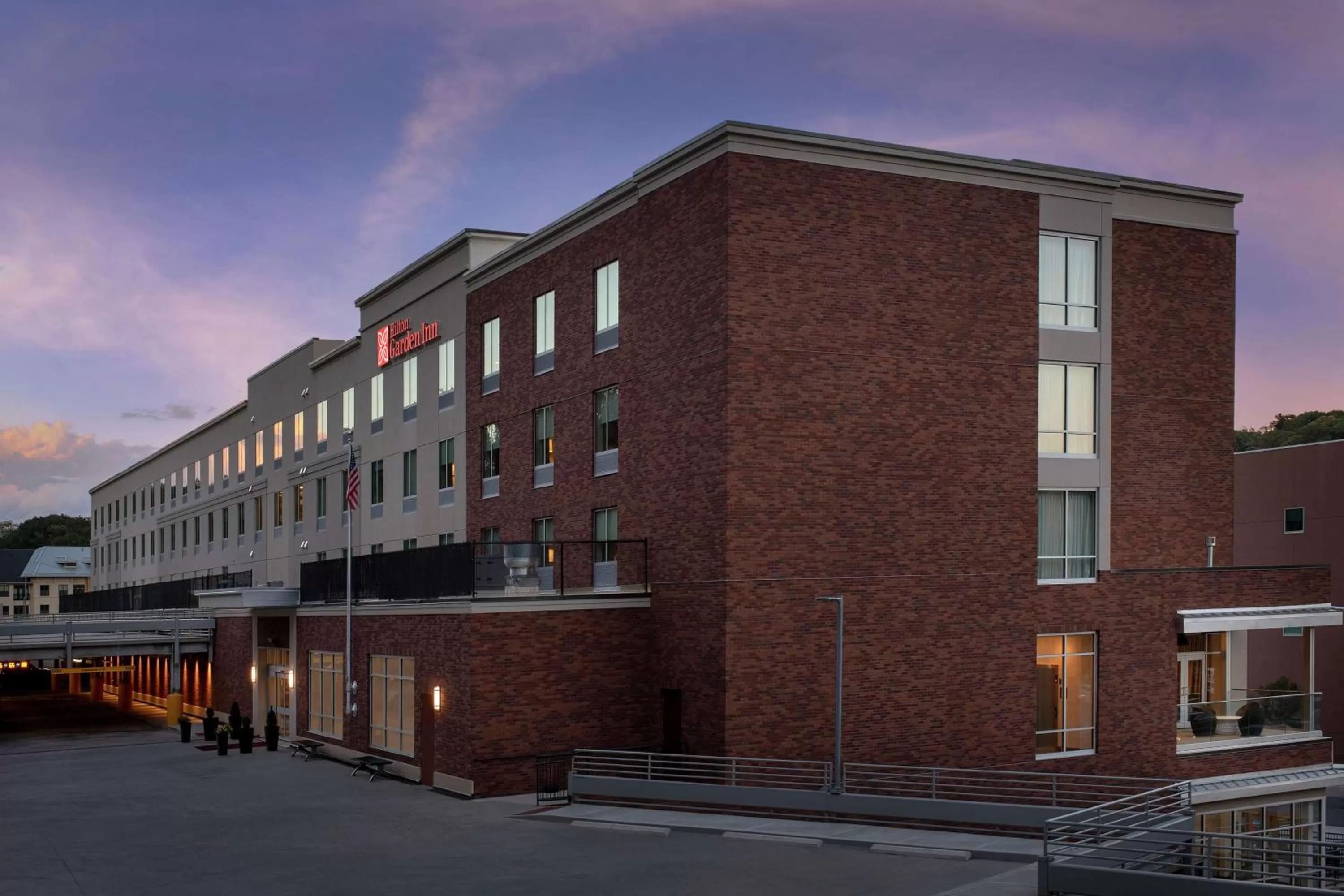 Property building in Hilton Garden Inn Westchester Dobbs Ferry