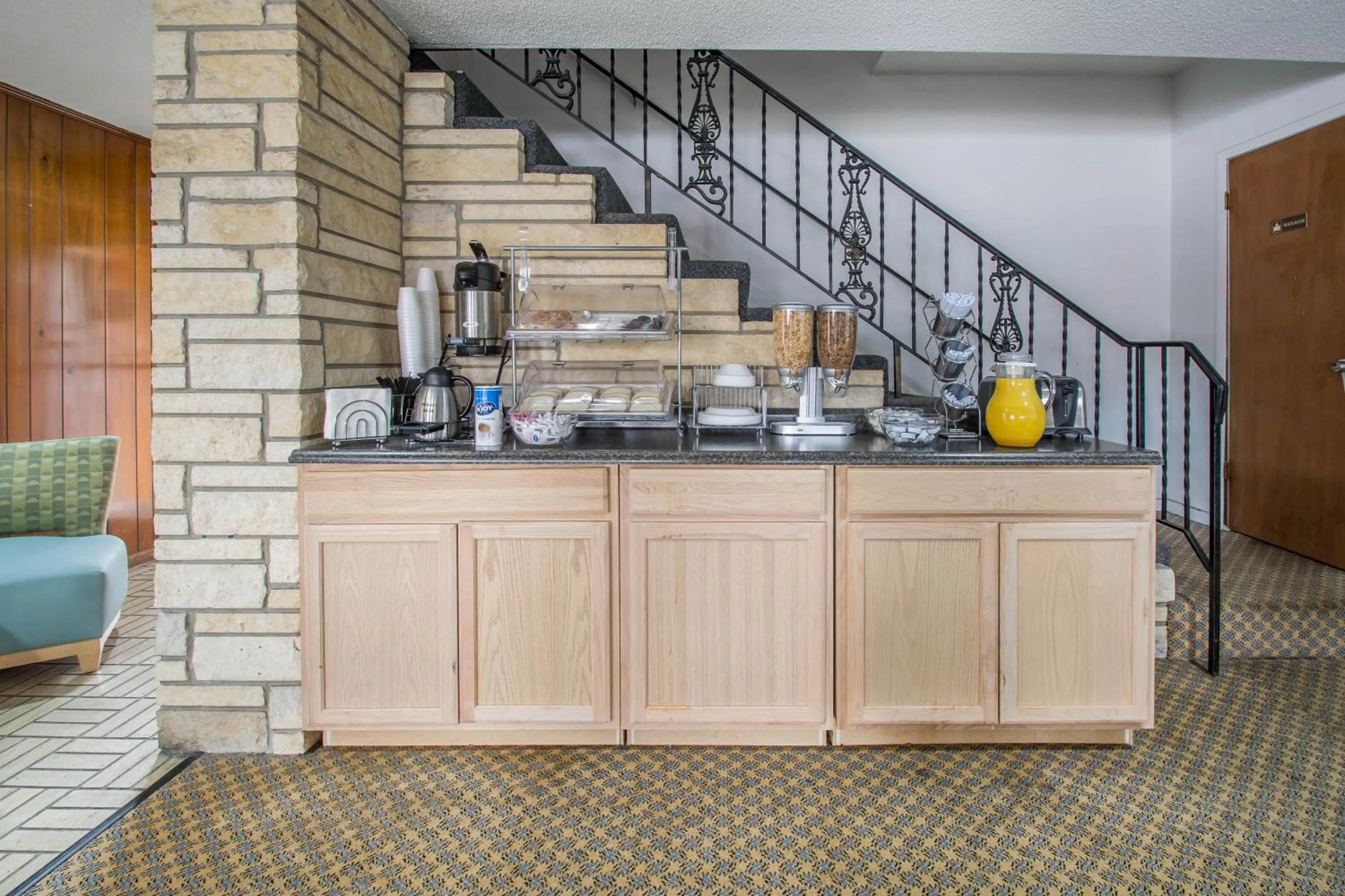 Food and drinks in Rodeway Inn & Suites Winter Haven Chain of Lakes