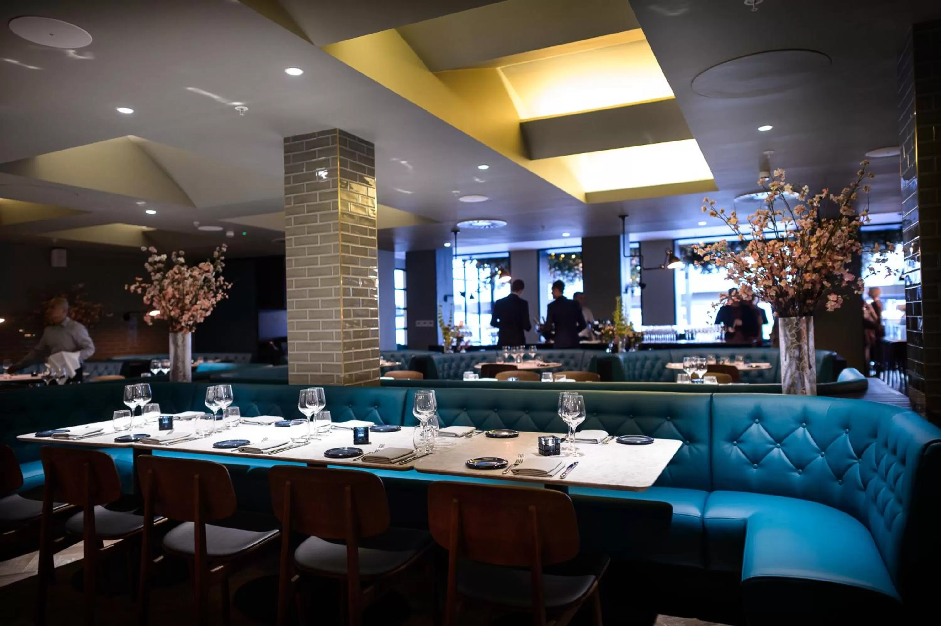 Restaurant/places to eat in Apex City Of London Hotel