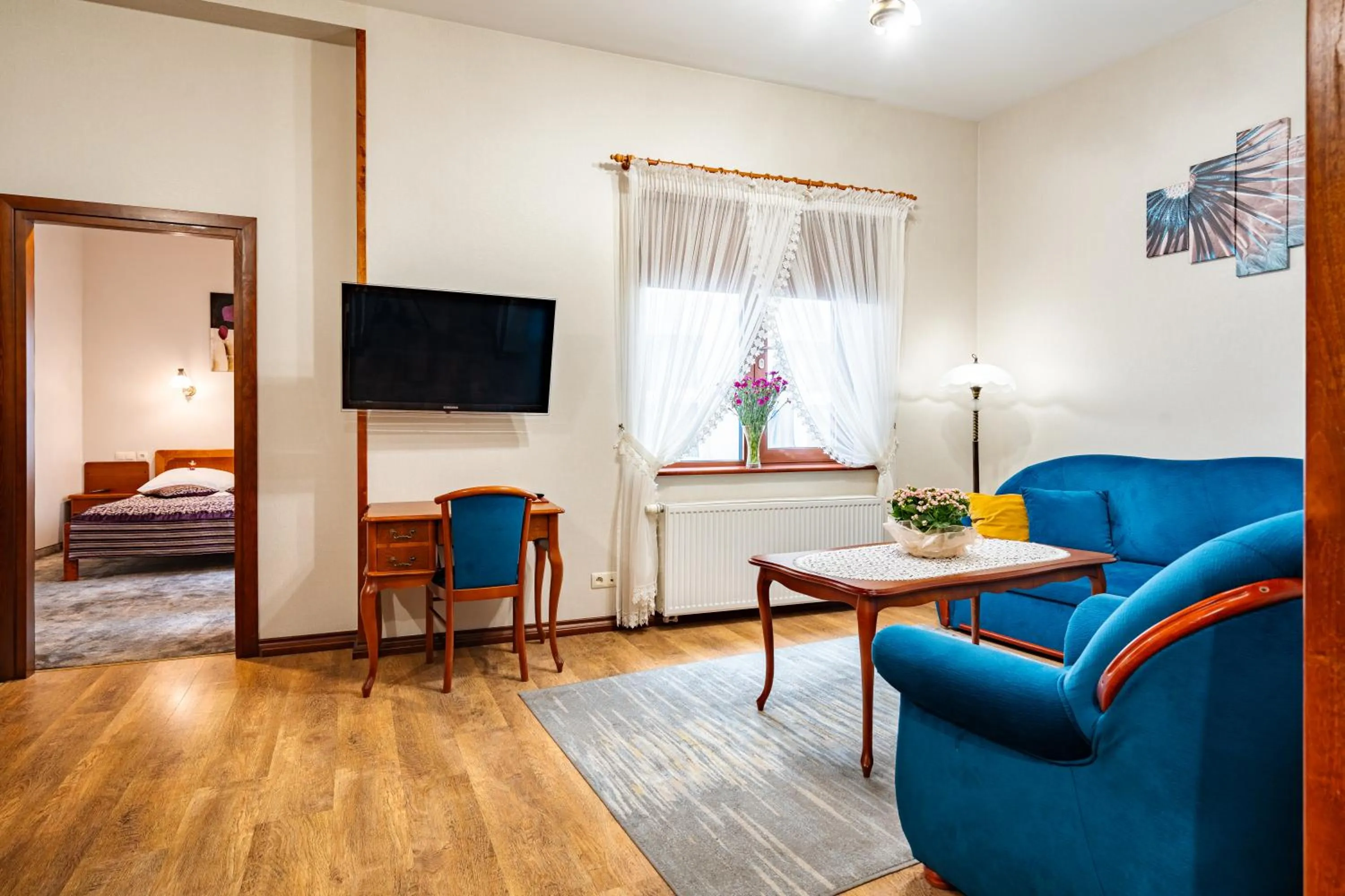 Living room, Bed in Gotyk