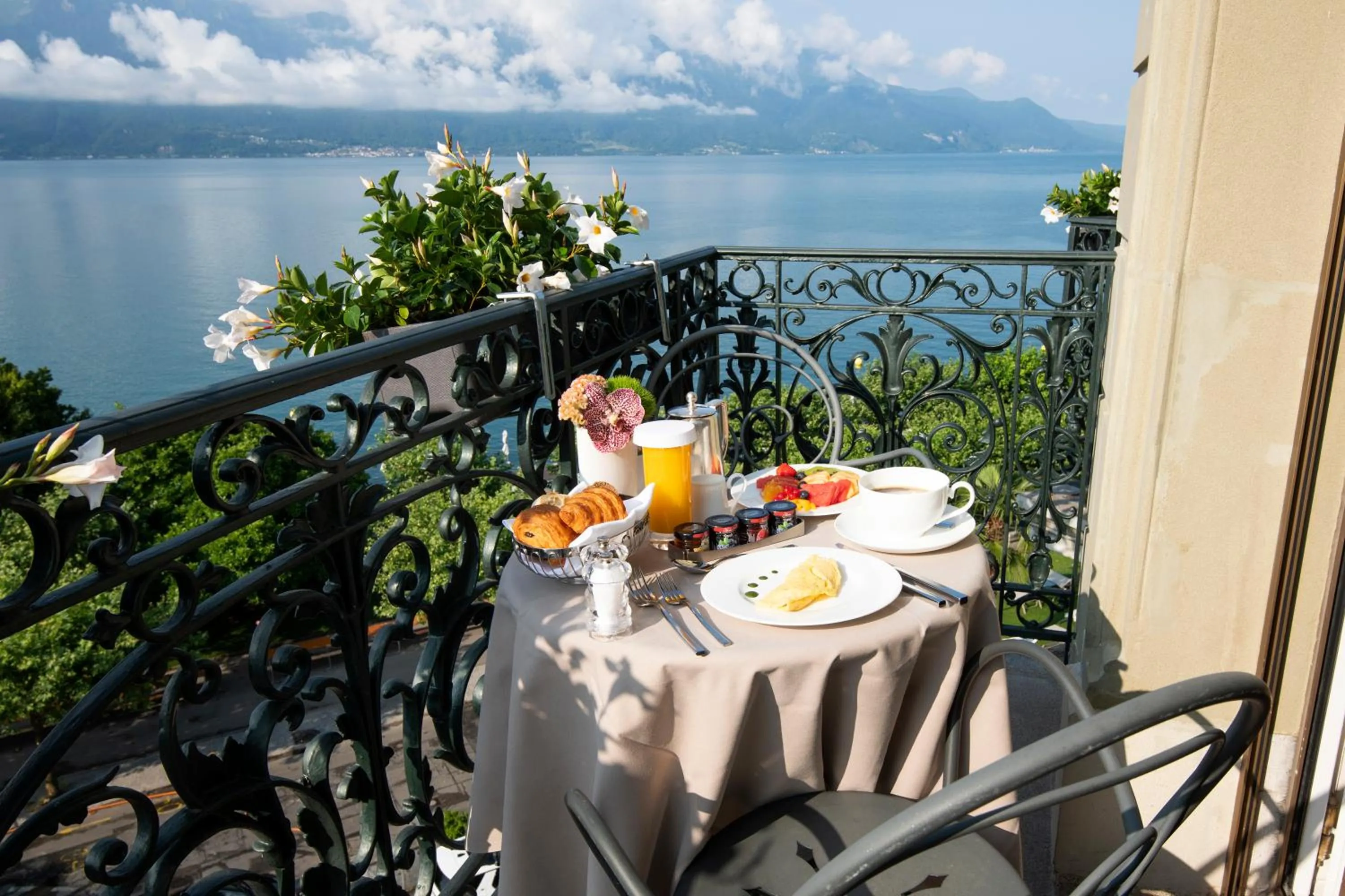 Breakfast in Hôtel Des Trois Couronnes & Spa - The Leading Hotels of the World