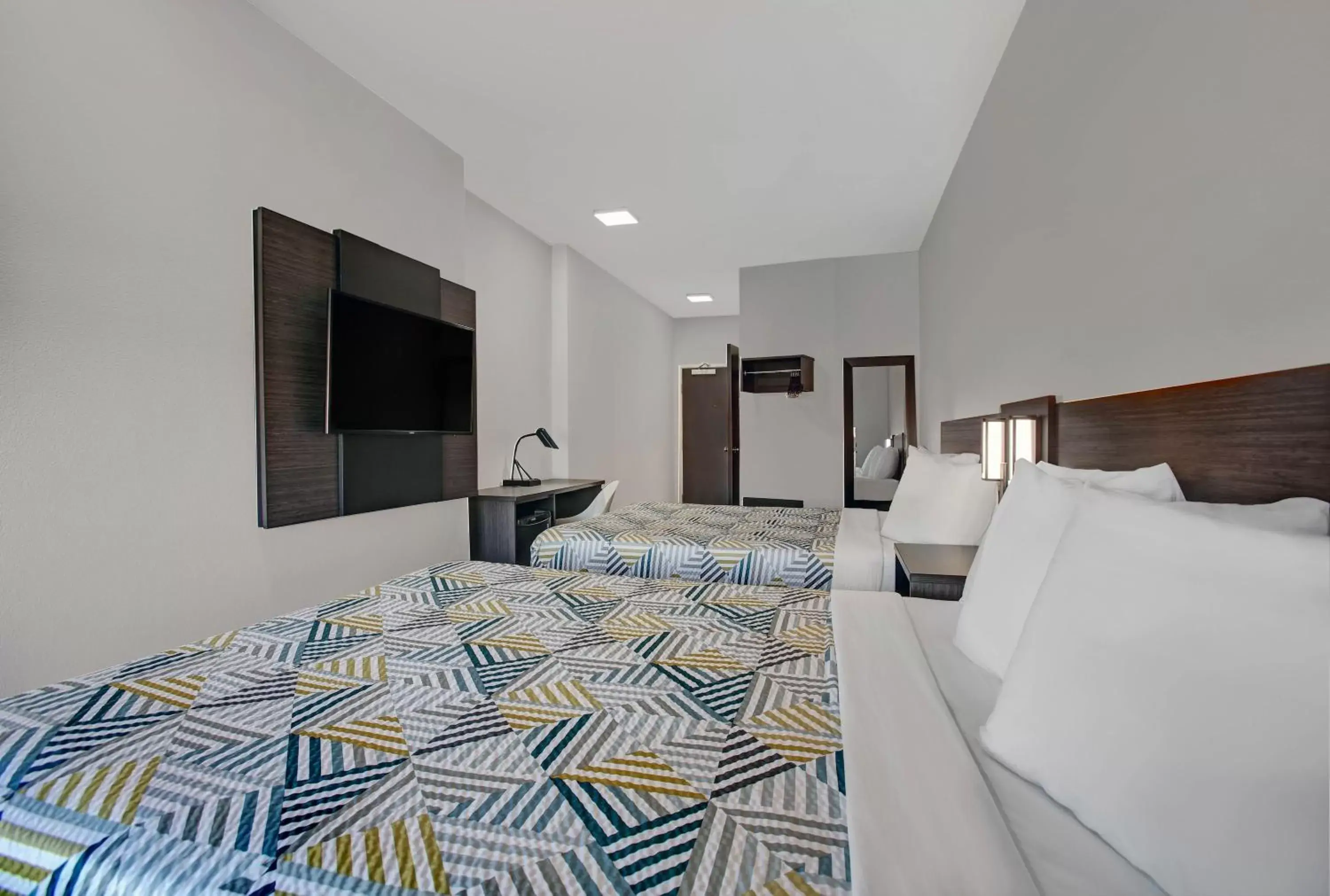 Queen Room with Two Queen Beds - Non-Smoking in Motel 6-Monahans, TX Queen Room with Two Queen Beds - Non-Smoking in Motel 6-Monahans, TX