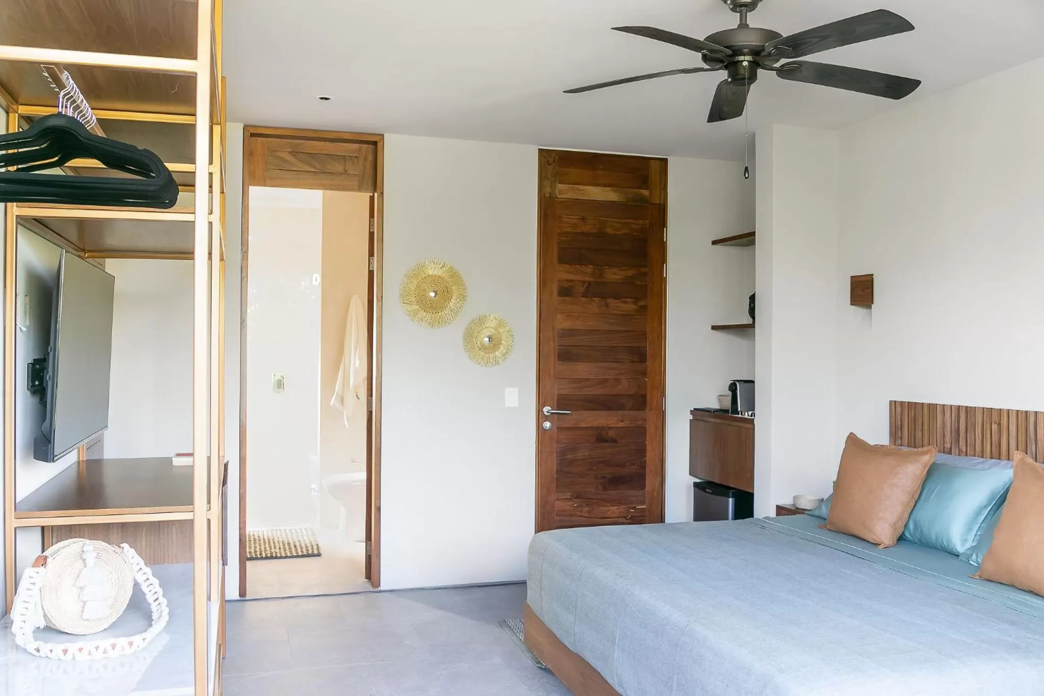 Bedroom, Bed in Zereno Tulum Beach Club Access