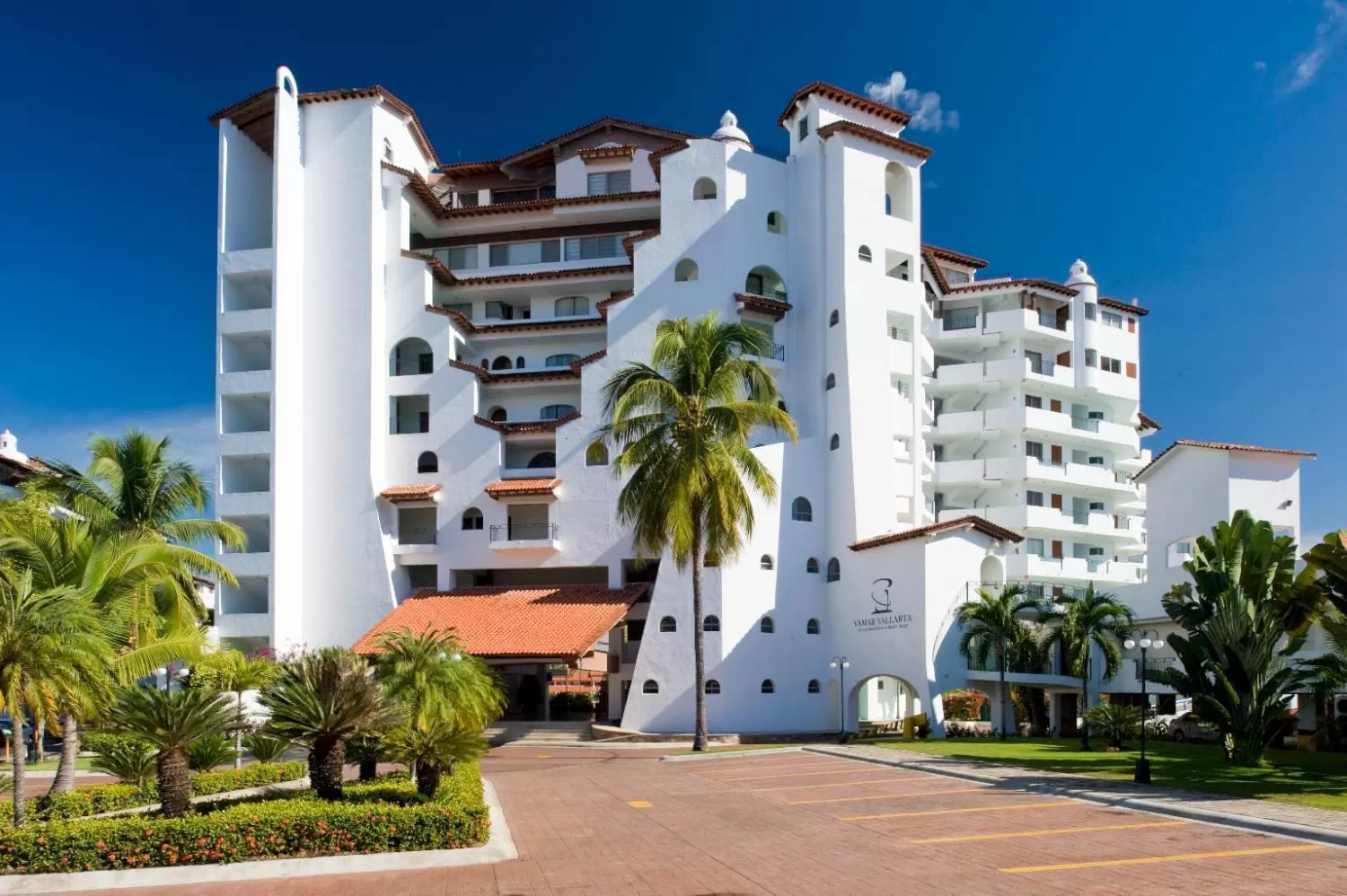 Facade/entrance in Vamar Vallarta All Inclusive Marina & Beach Resort