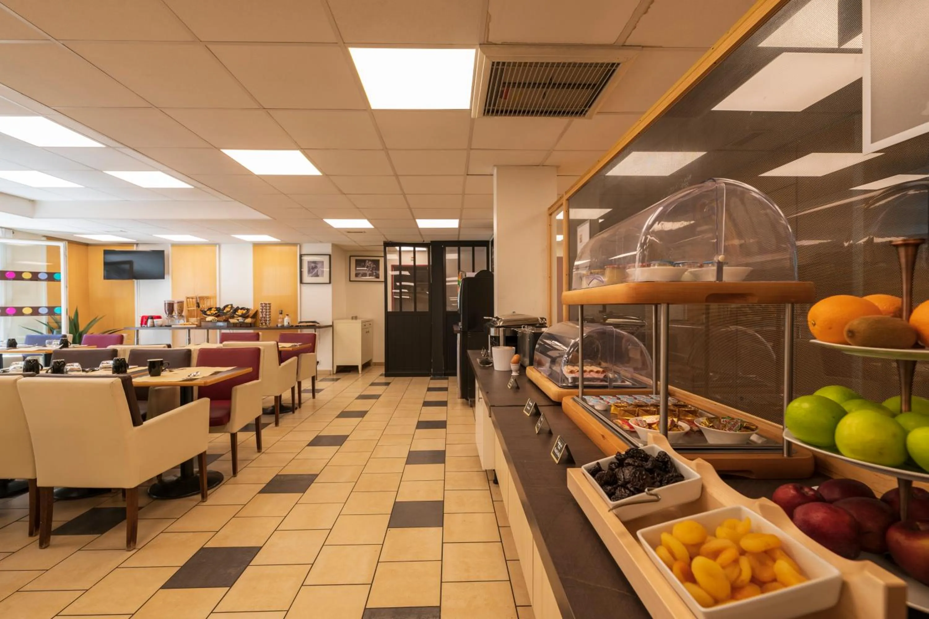 Breakfast in Hotel Cerise Chatou