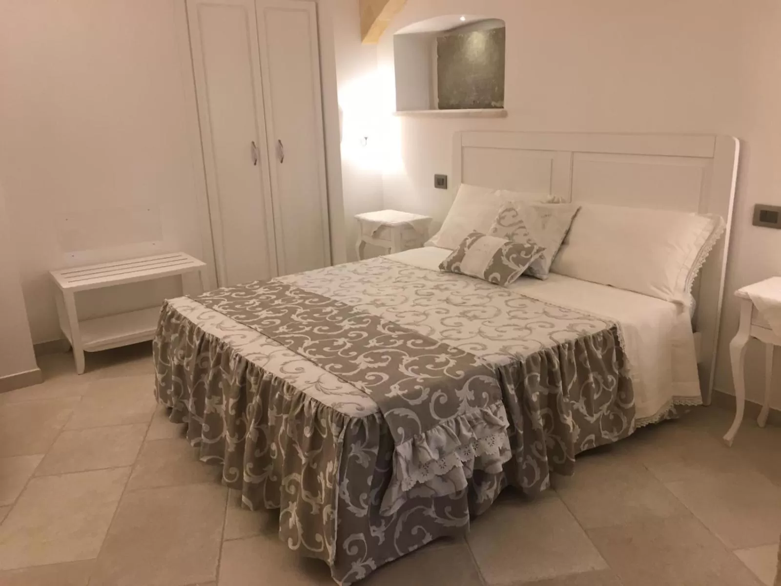 Bed in PLAZACARRISI HOTEL & SPA