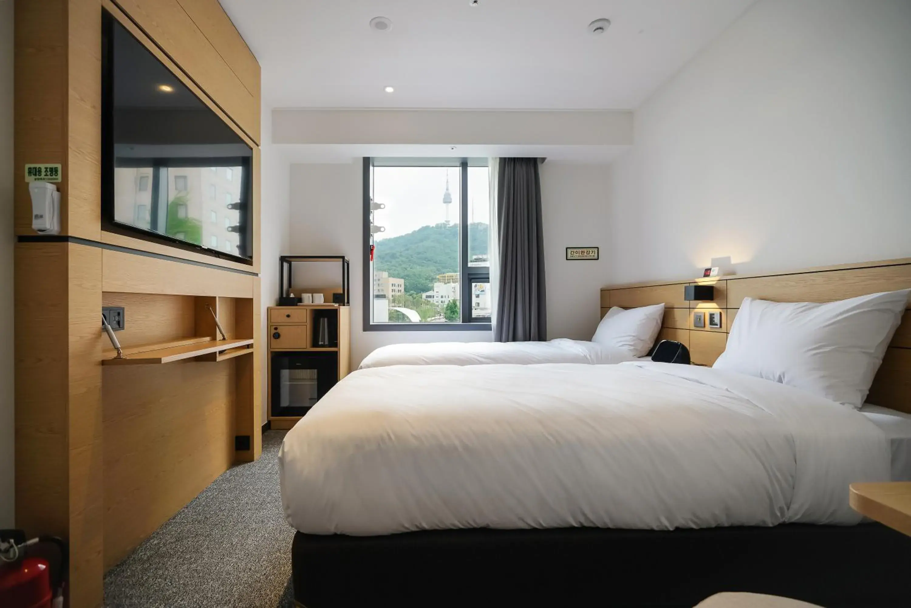 HighFloor Twin Extra Room With Complimentary Breakfast in Henn na Hotel Seoul Myeongdong HighFloor Twin Extra Room With Complimentary Breakfast in Henn na Hotel Seoul Myeongdong