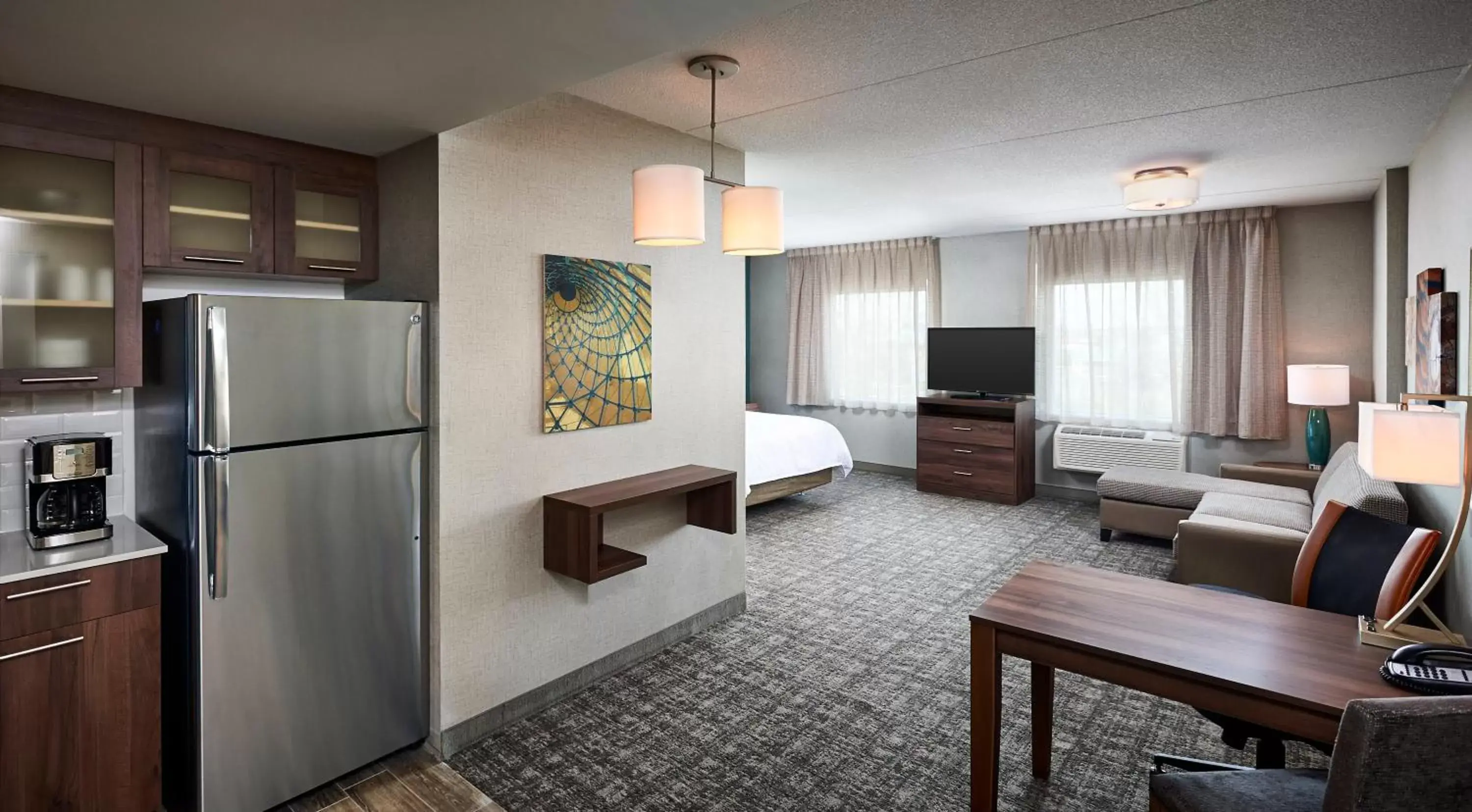 Queen Studio Suite with Bath Tub - Mobility Accessible - Non-Smoking in Staybridge Suites Niagara-On-The-Lake by IHG Queen Studio Suite with Bath Tub - Mobility Accessible - Non-Smoking in Staybridge Suites Niagara-On-The-Lake by IHG