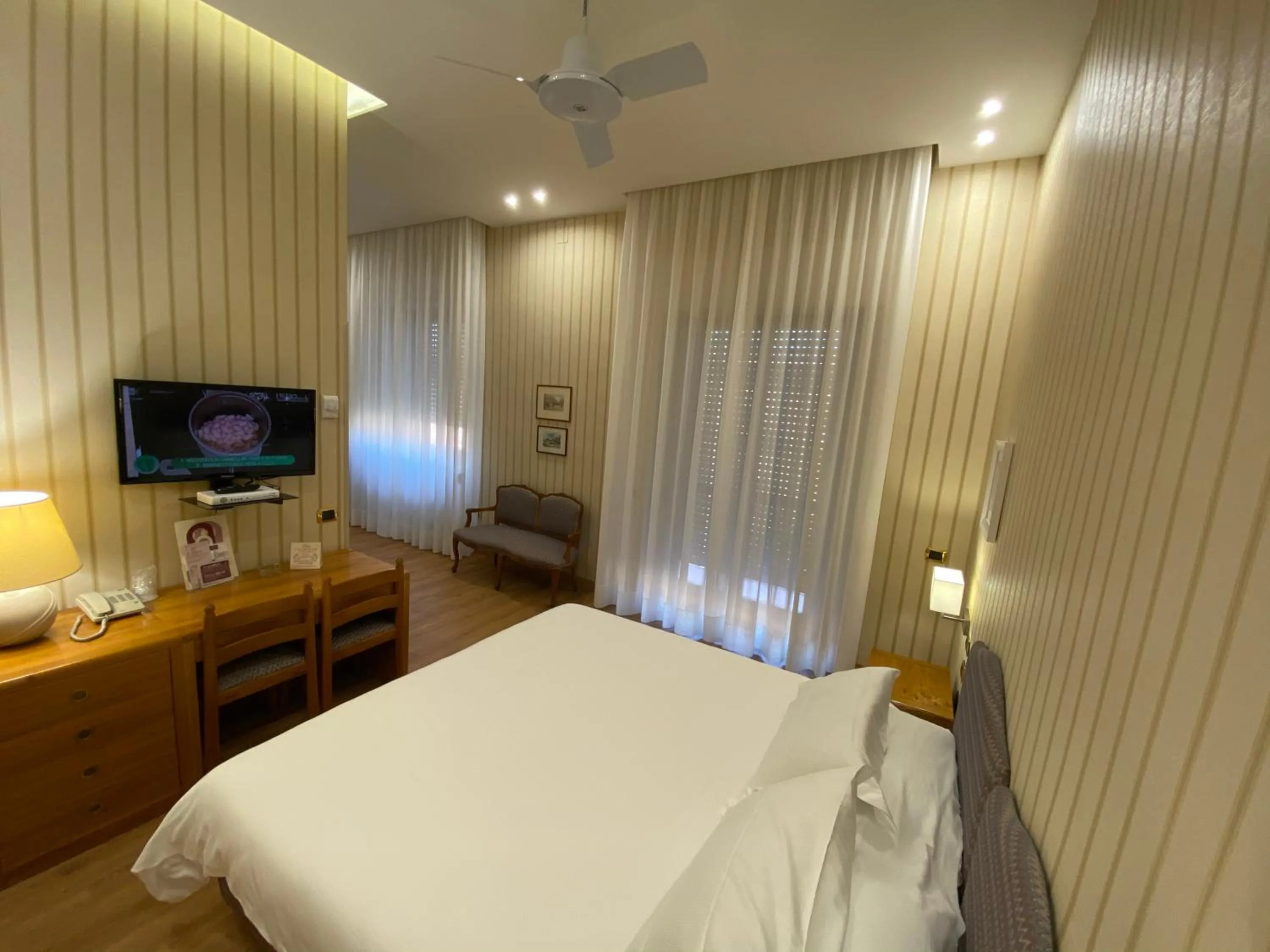 Photo of the whole room, Bed in Hotel Cicolella