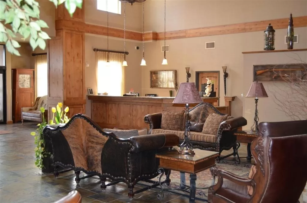 Decorative detail in Inn at Cross Keys Station