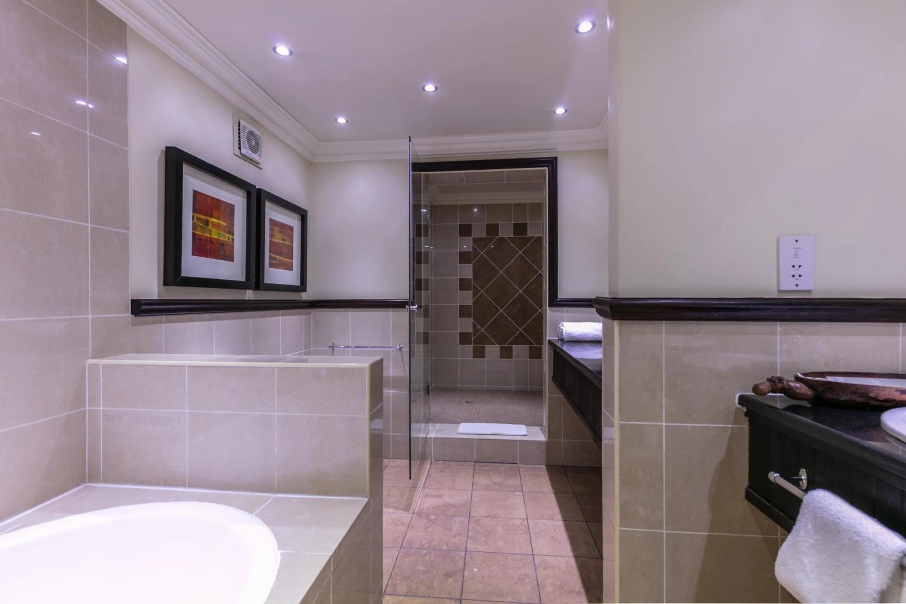 Bathroom in Cresta President Hotel