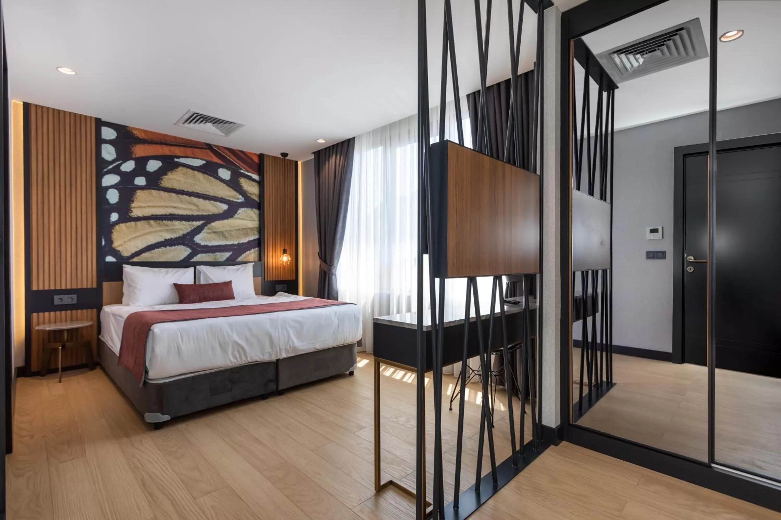 Photo of the whole room, Bed in Nox Suite Rezidans