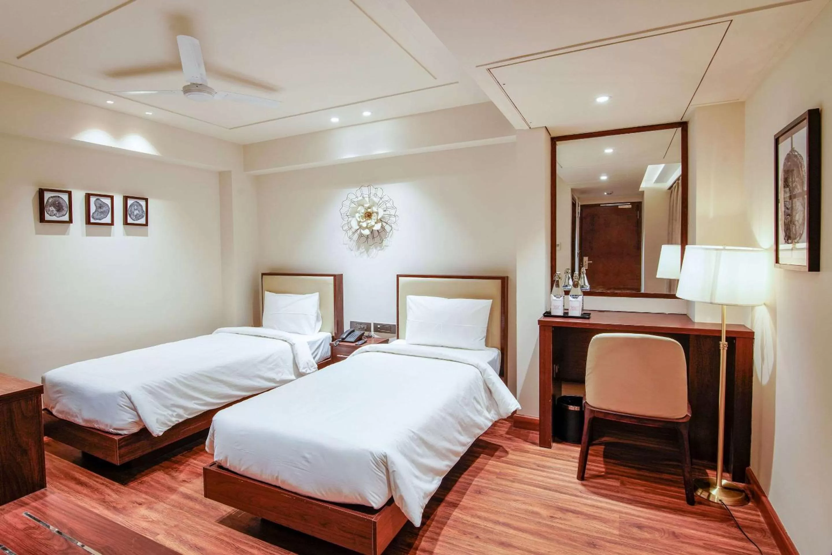Photo of the whole room, Bed in Comfort Inn Dehradun