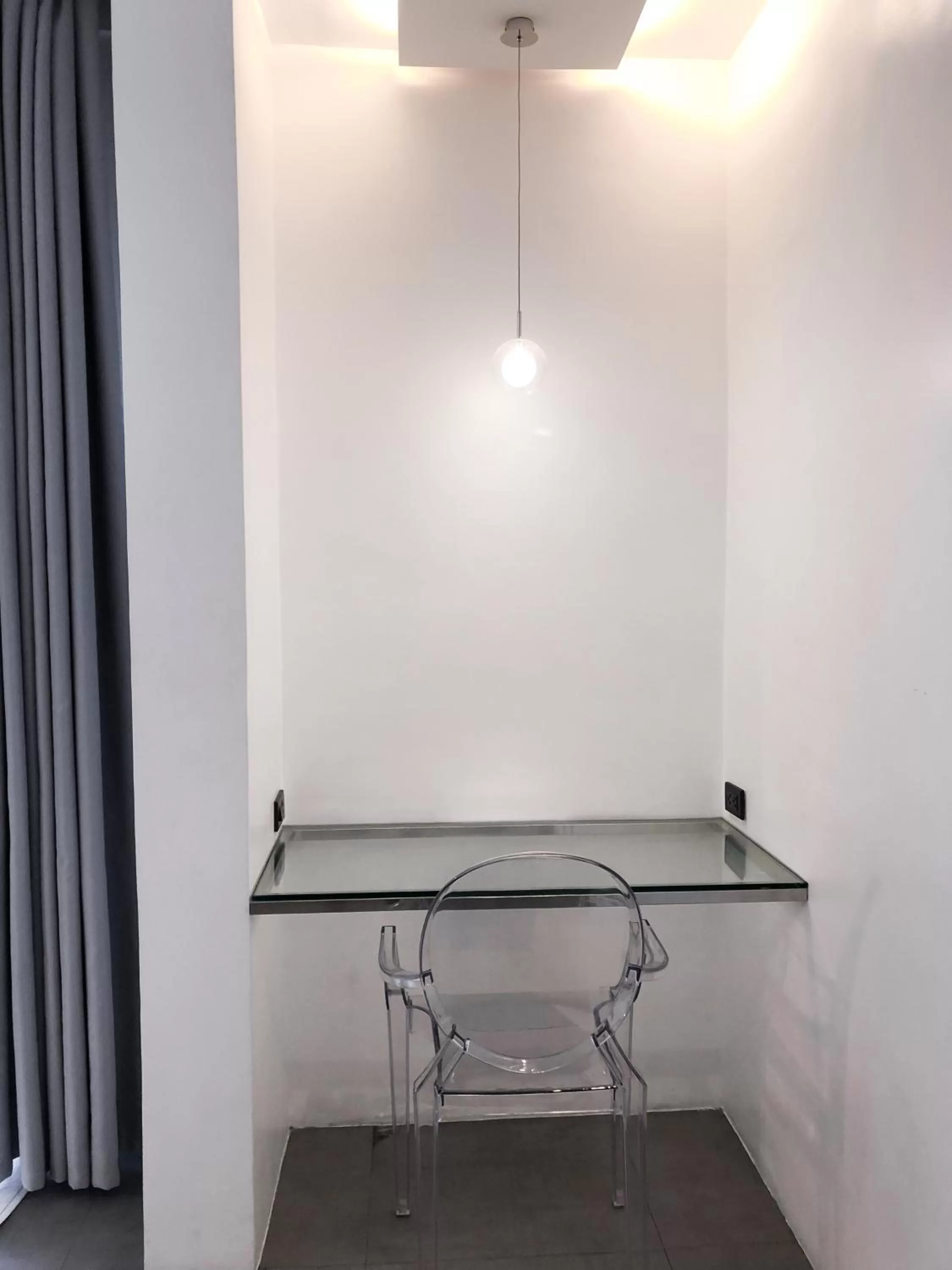 hair dresser in Winds Boutique Hotel