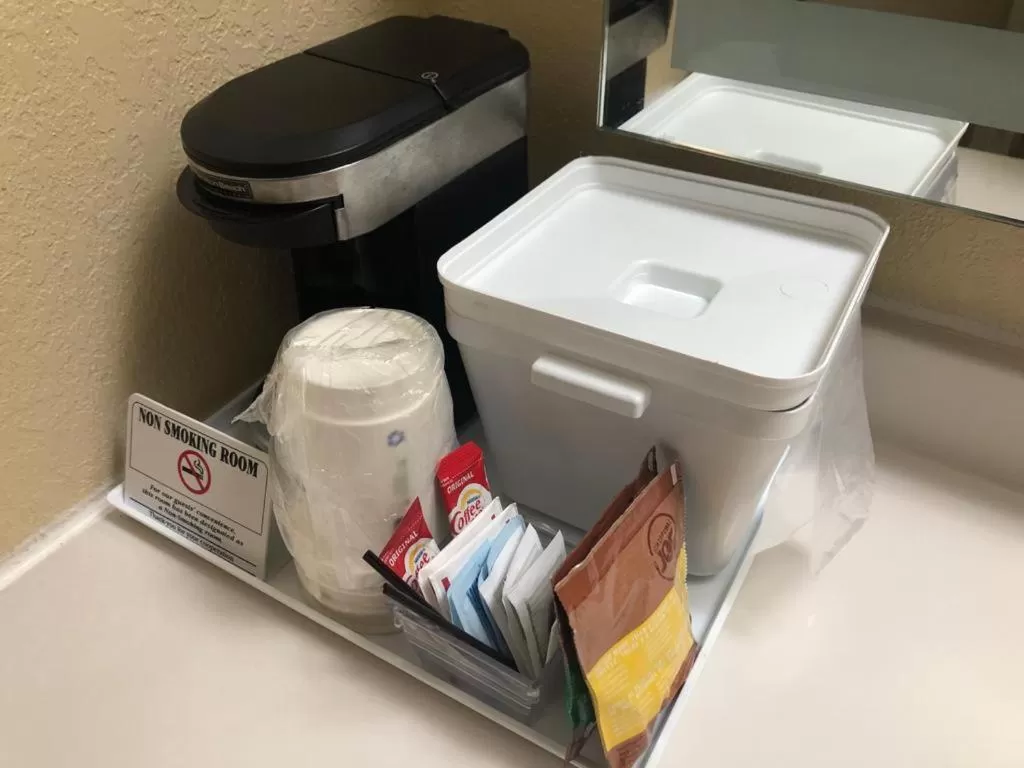 Coffee/tea facilities in wallaceburg inn