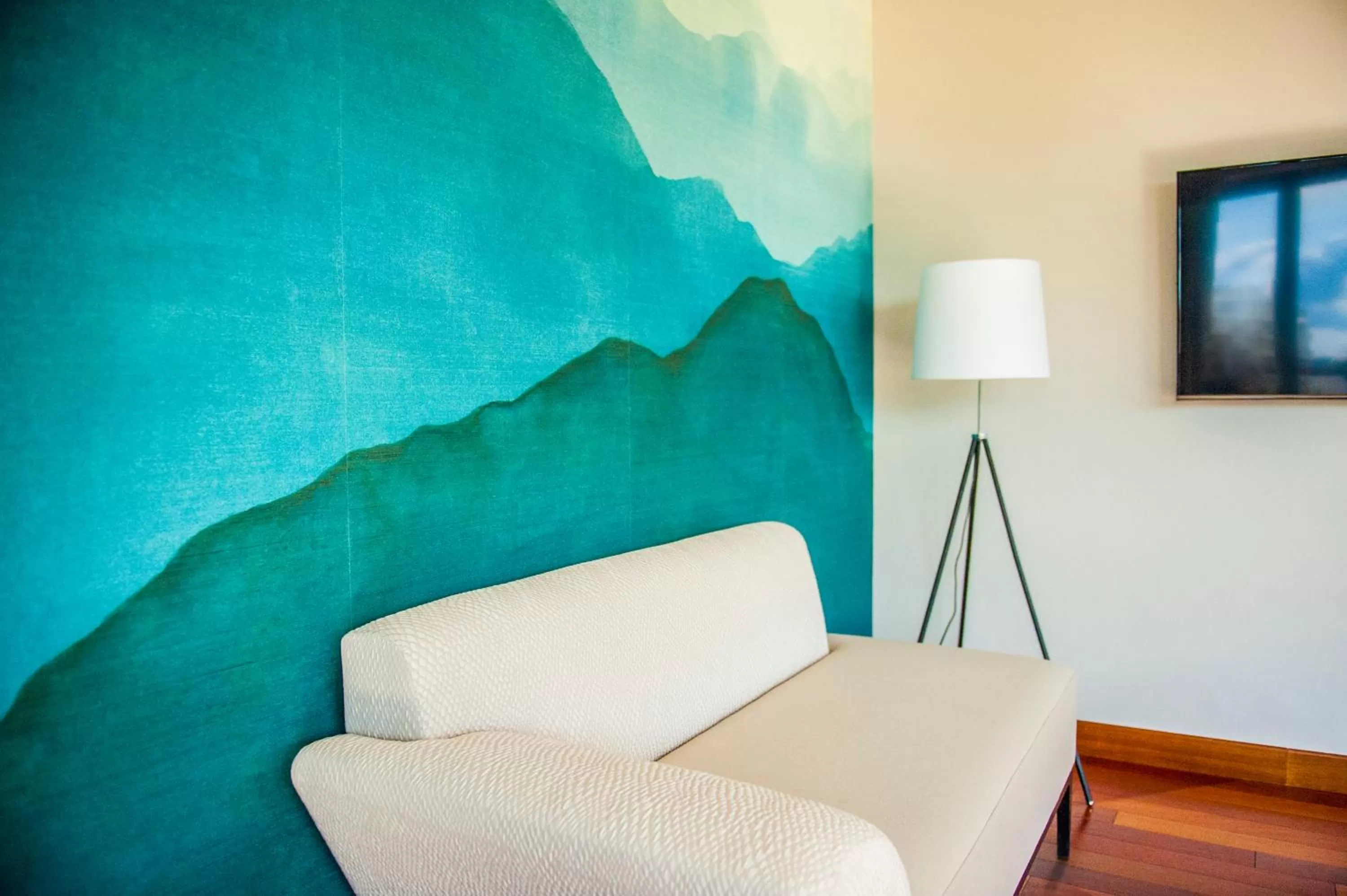 TV and multimedia in Parc Beaumont Hôtel & Spa Pau - MGallery Collection