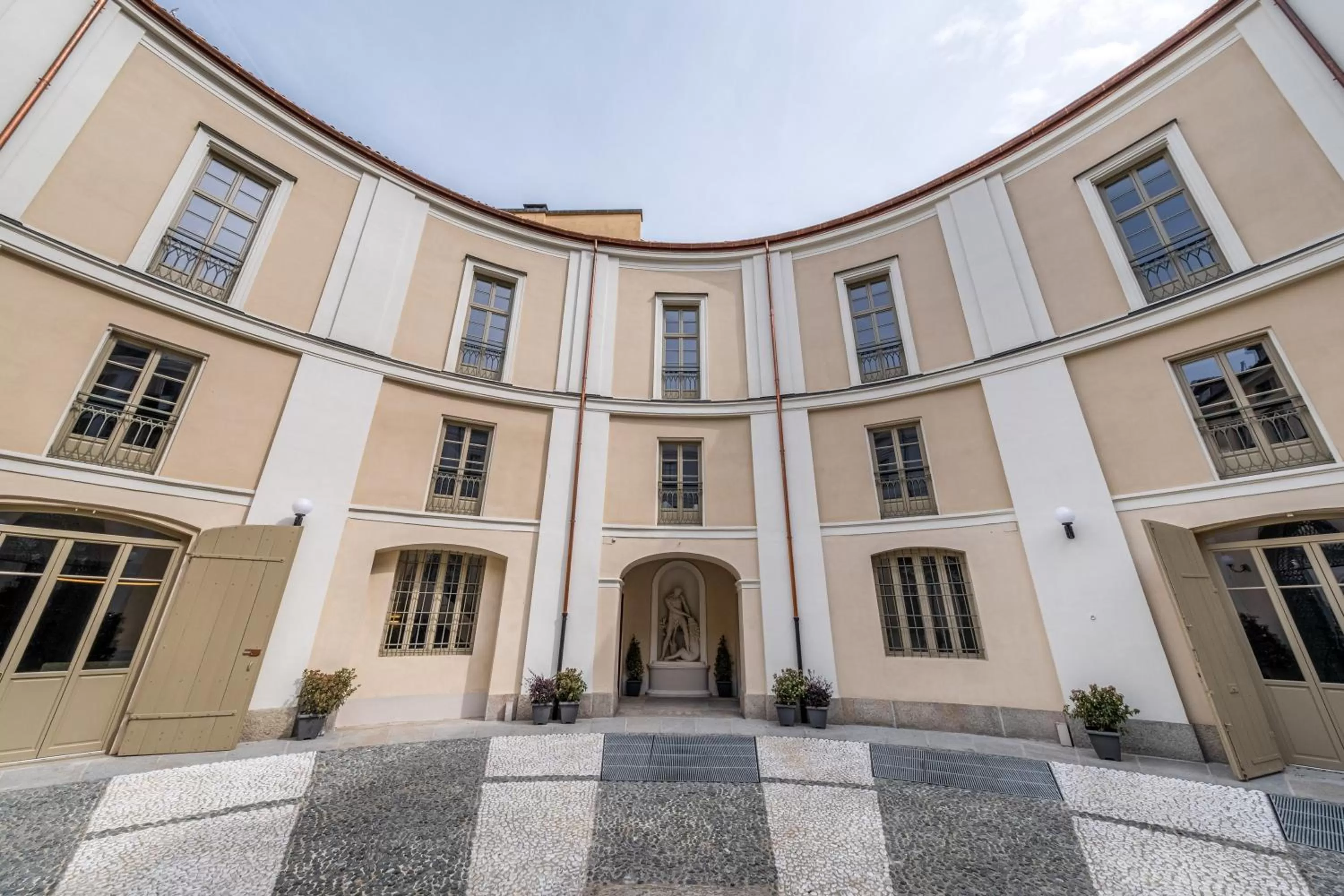 Property building in Oriana Homèl Torino