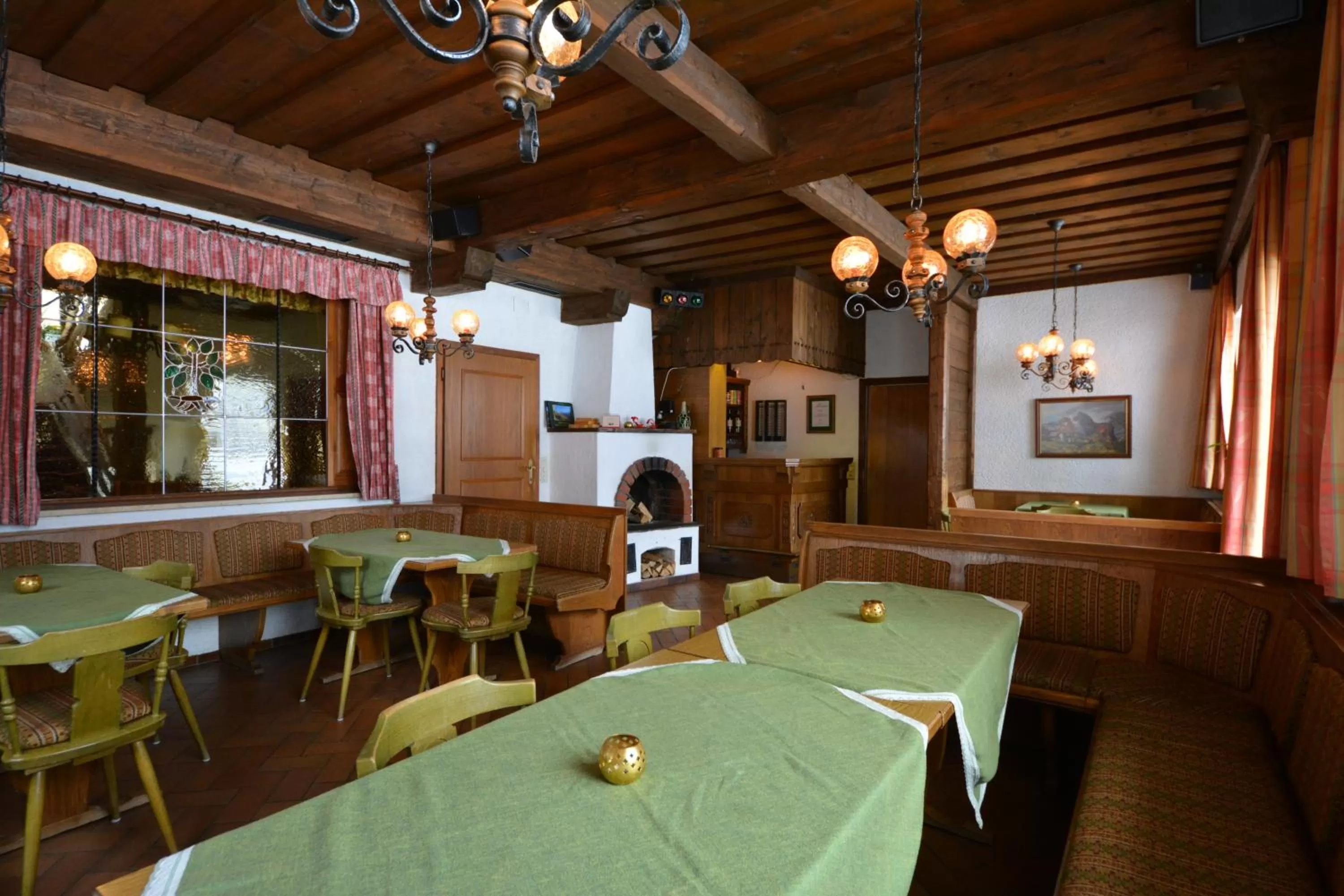 Restaurant/places to eat in Haus Alpina by Châtel Reizen