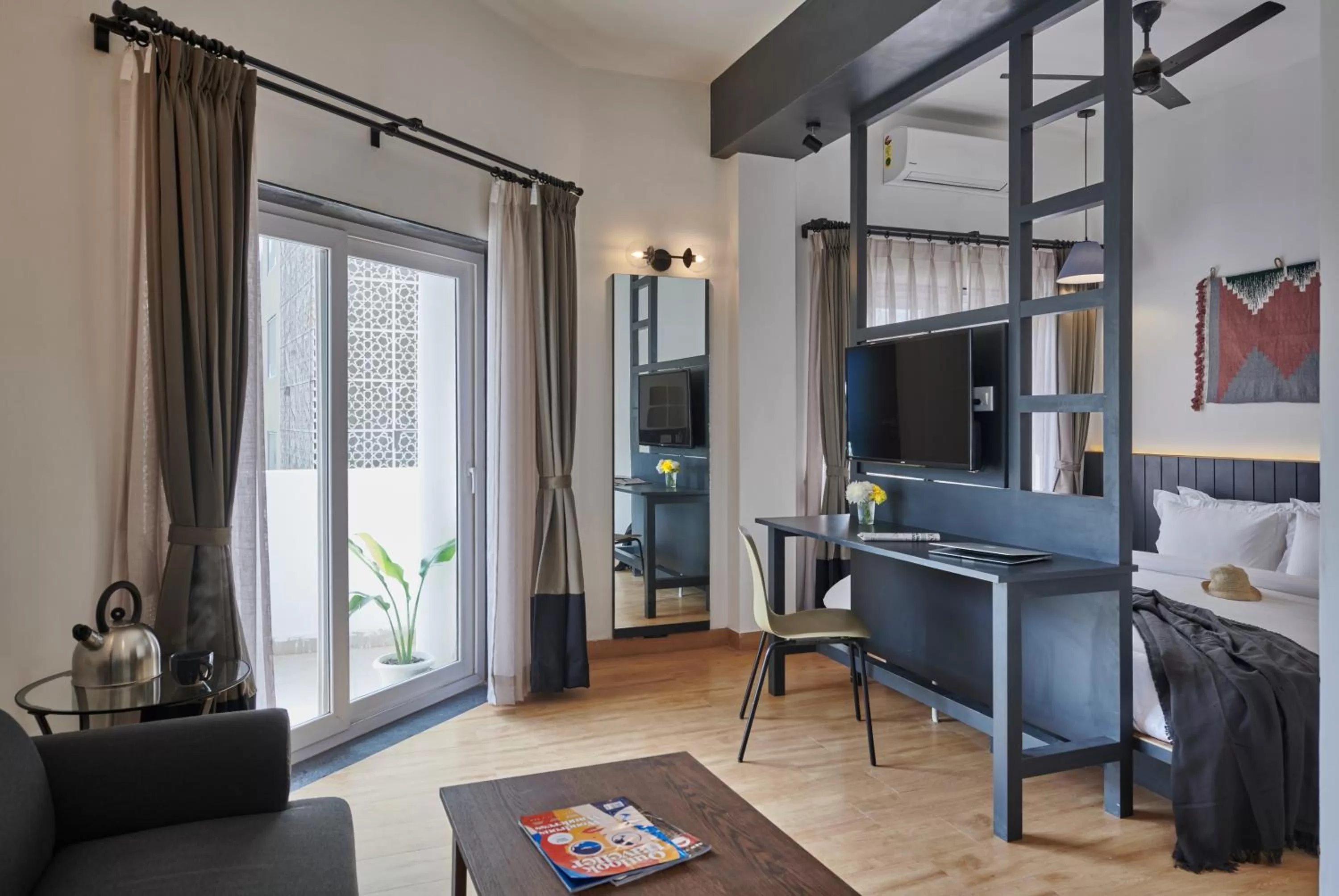 TV and multimedia, TV/Entertainment Center in Poshtel VNS