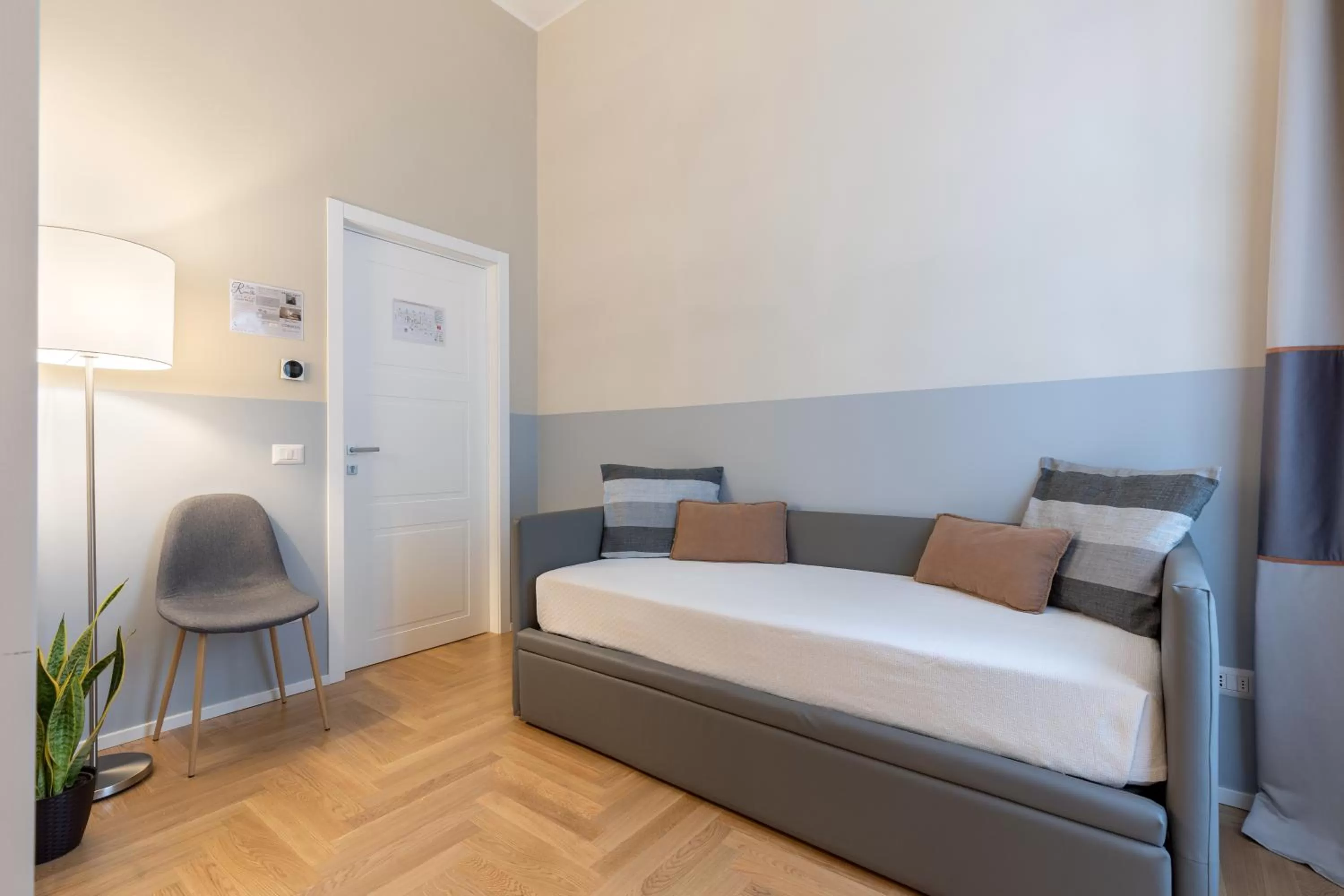 Bed, Seating Area in Suites Romae Rex