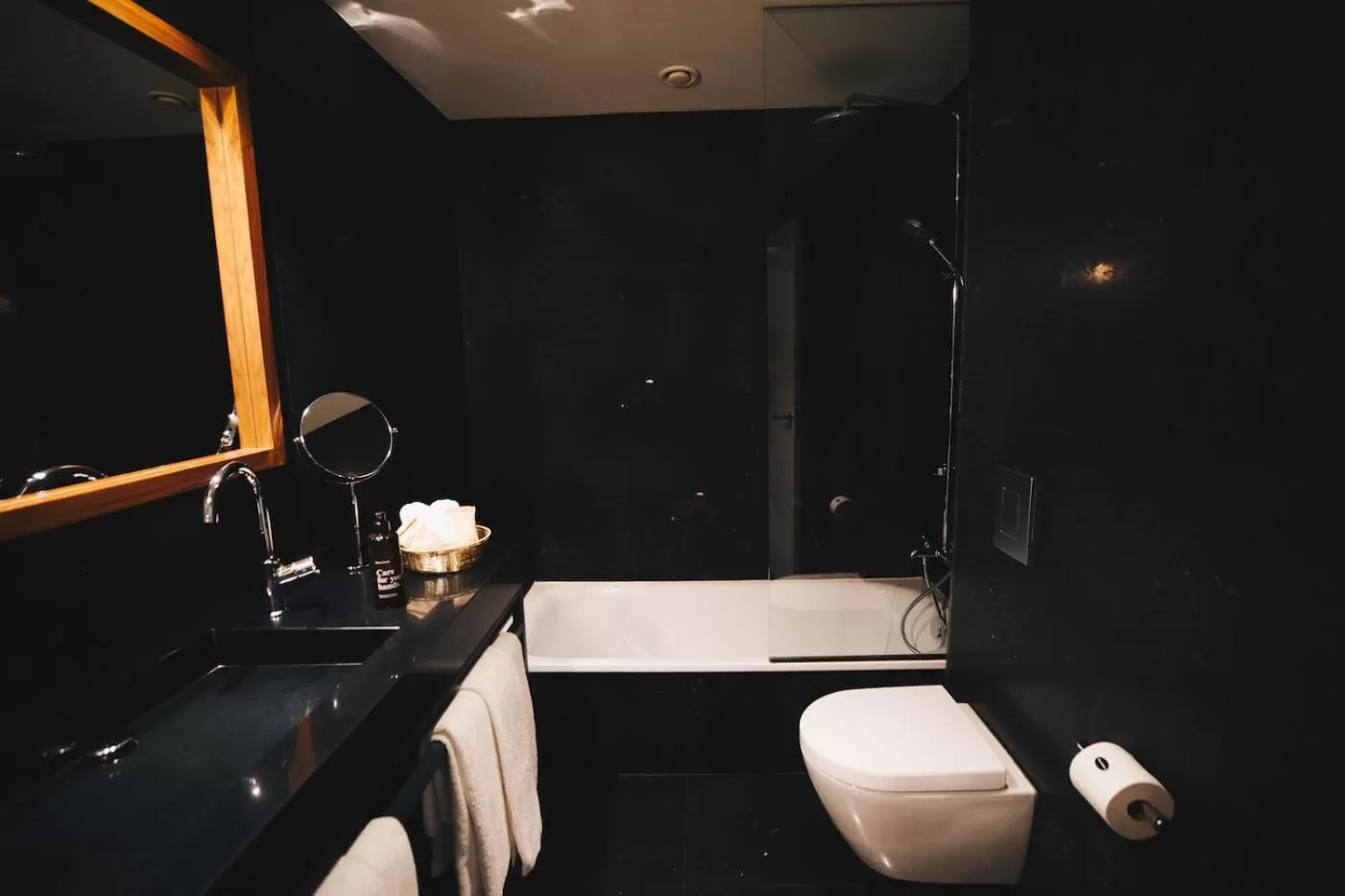 Bathroom in Dear Hotel Madrid