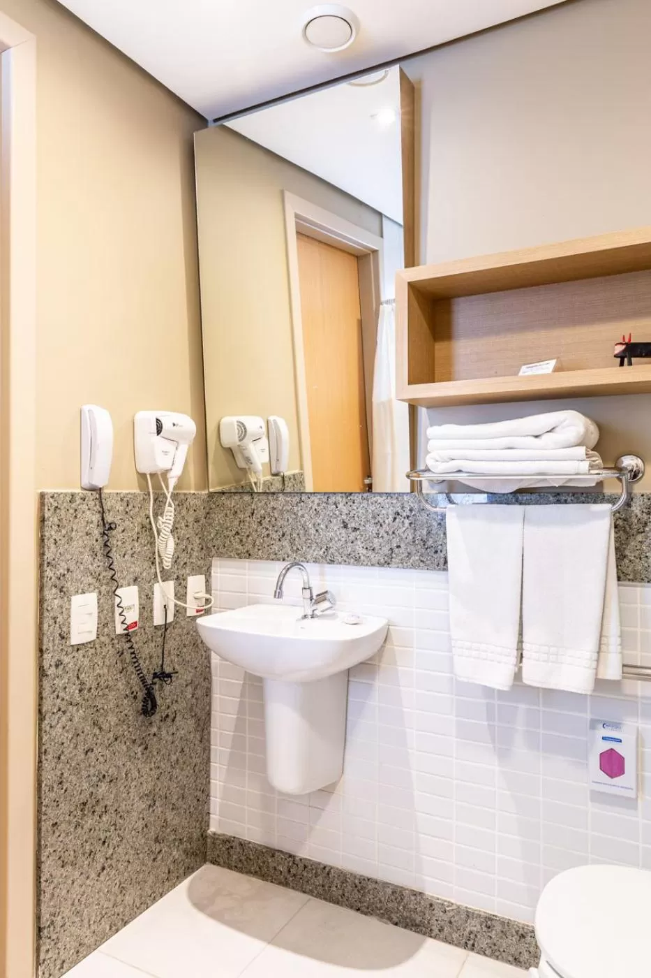 Bathroom in Iu-á Hotel
