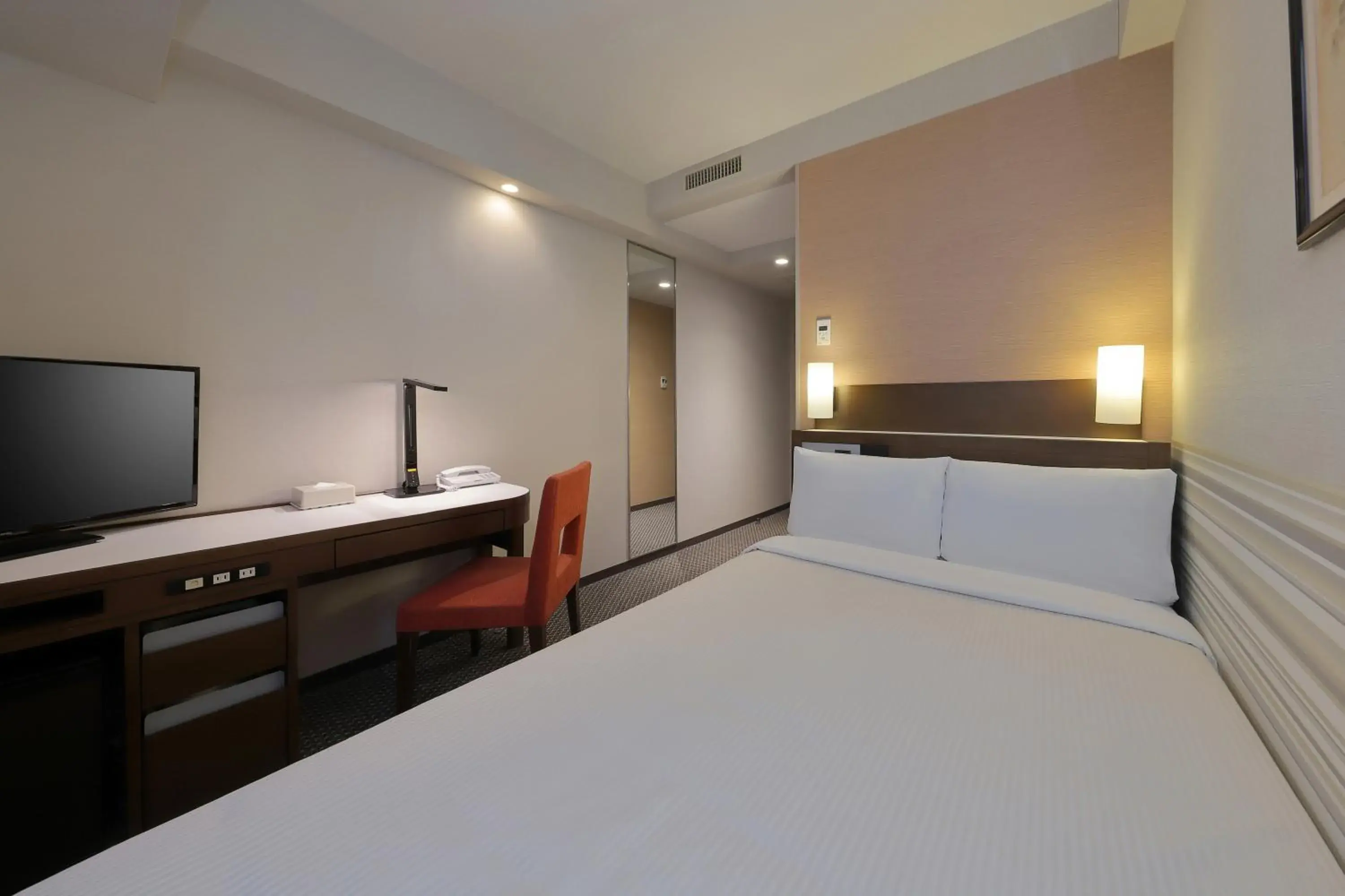 Double Room with Small Double Bed - Smoking in Keio Presso Inn Shinjuku Double Room with Small Double Bed - Smoking in Keio Presso Inn Shinjuku