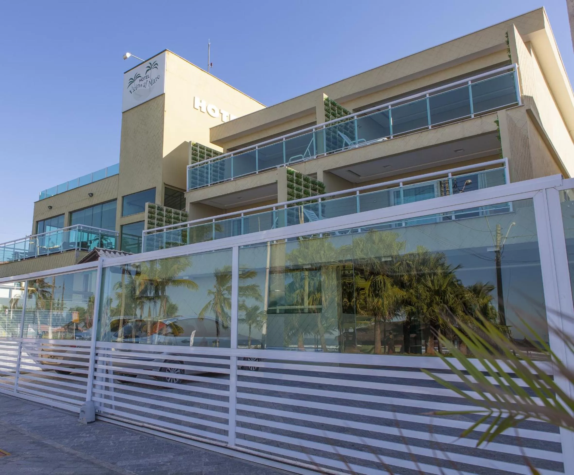 Property building in Hotel Vicino al Mare - Frente mar