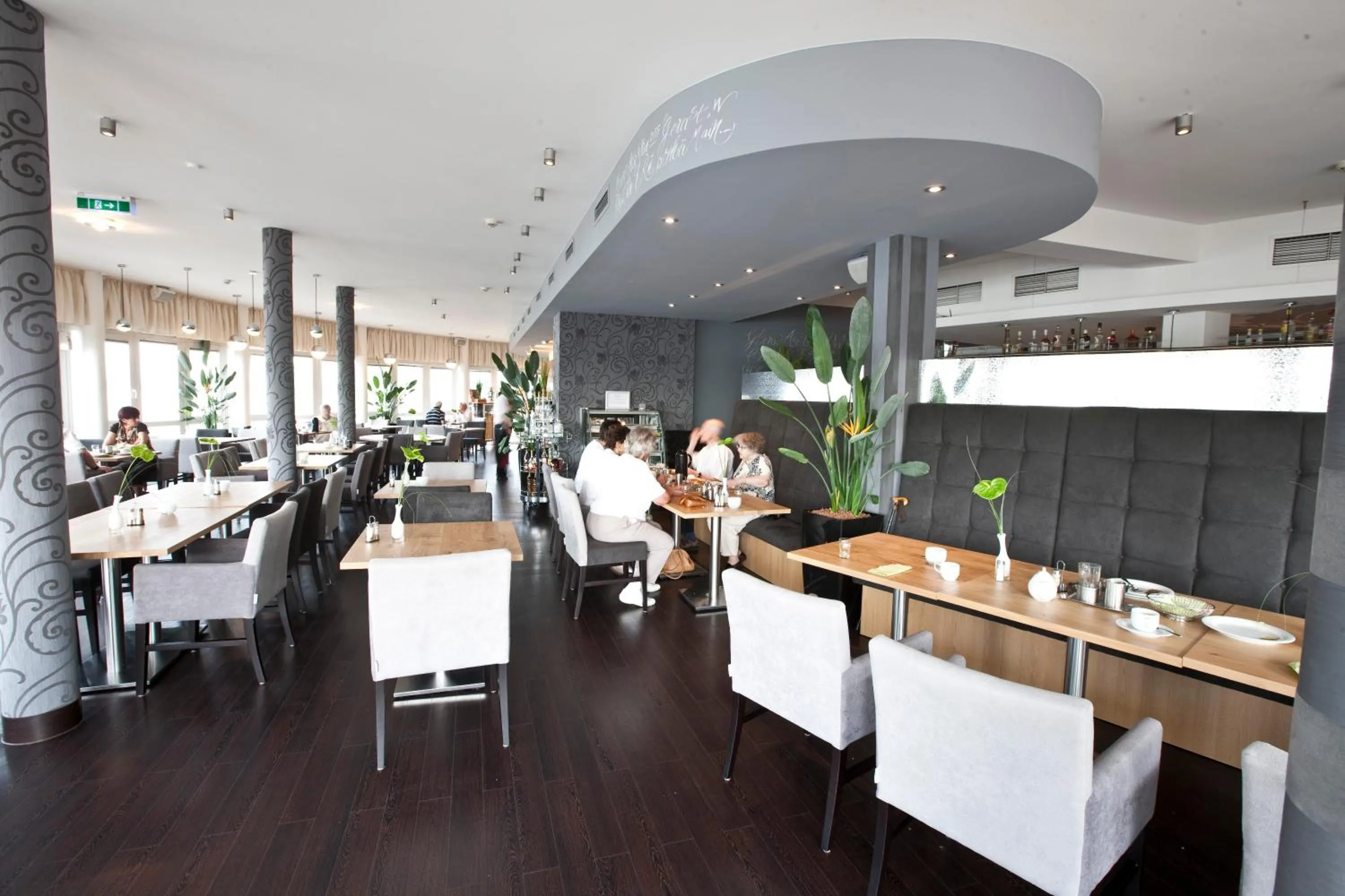Restaurant/places to eat in Hotel Rheinpark Rees