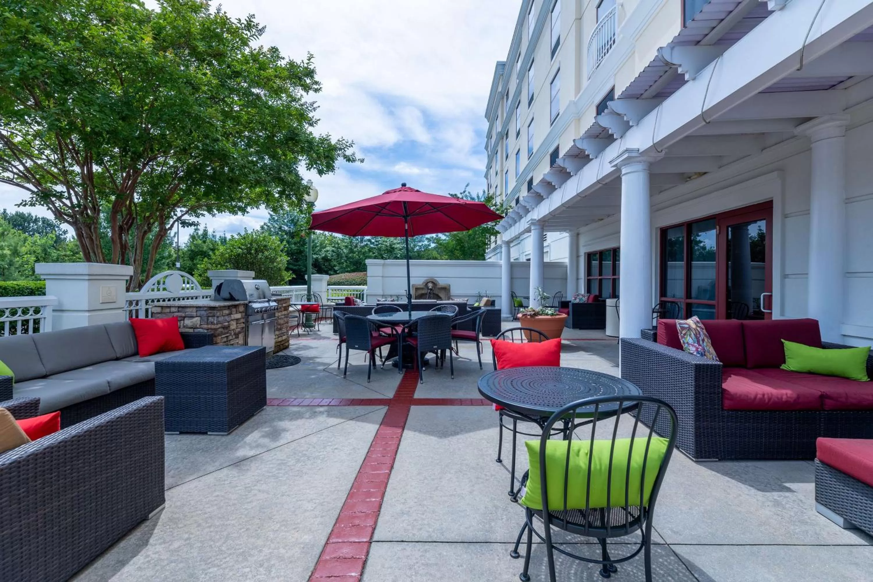 Patio in Hampton Inn Lawrenceville Duluth