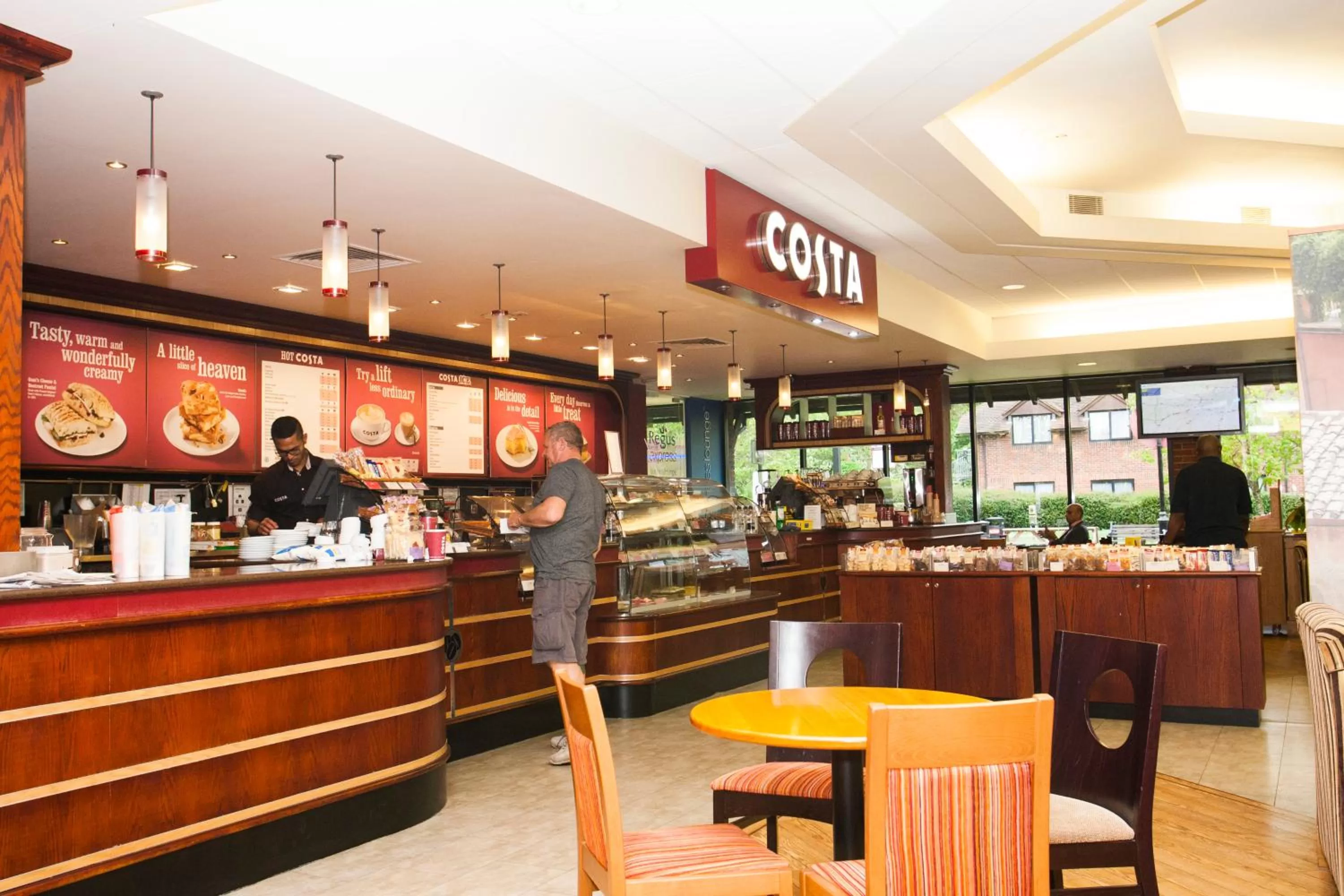 Restaurant/places to eat in Days Inn by Wyndham Sevenoaks Clacket Lane