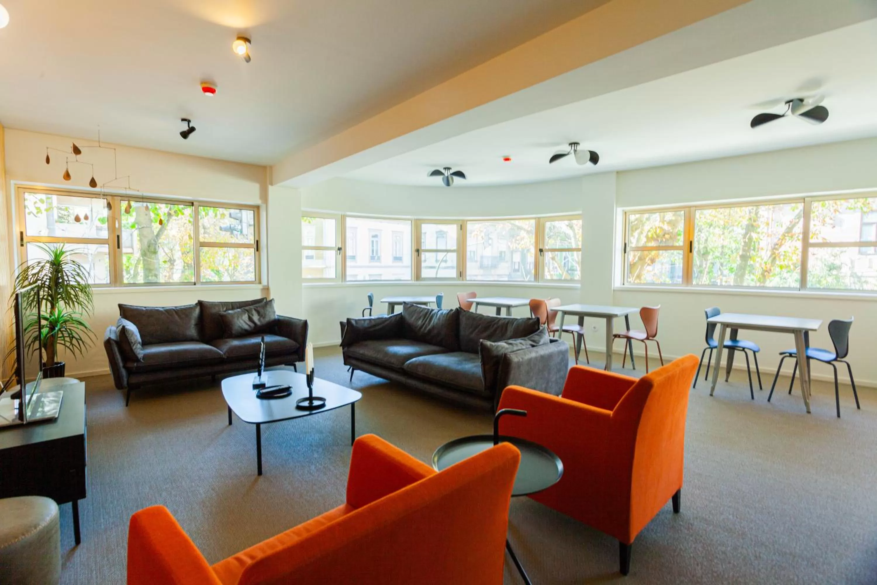 Seating area, Lounge/Bar in Oporto City View - The Guest House