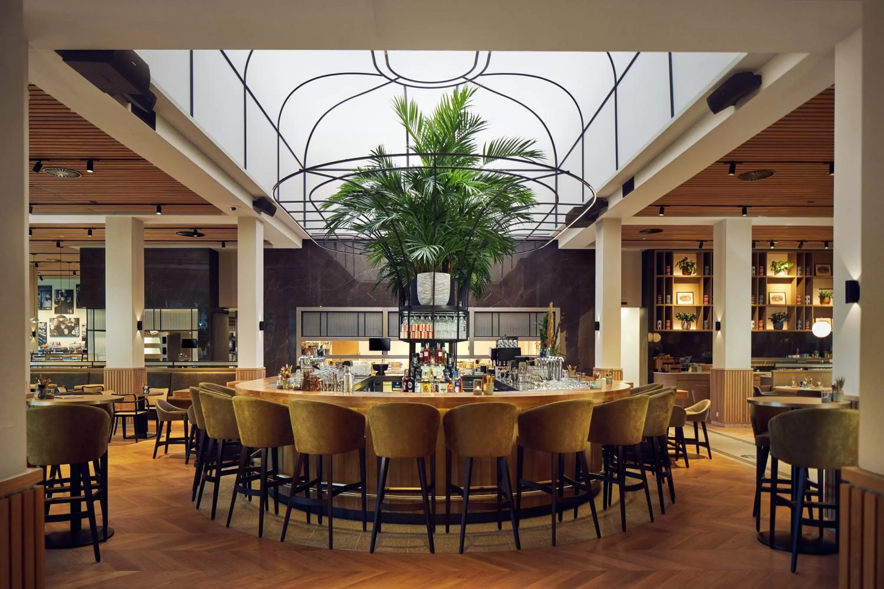 Restaurant/places to eat in The Market Hotel